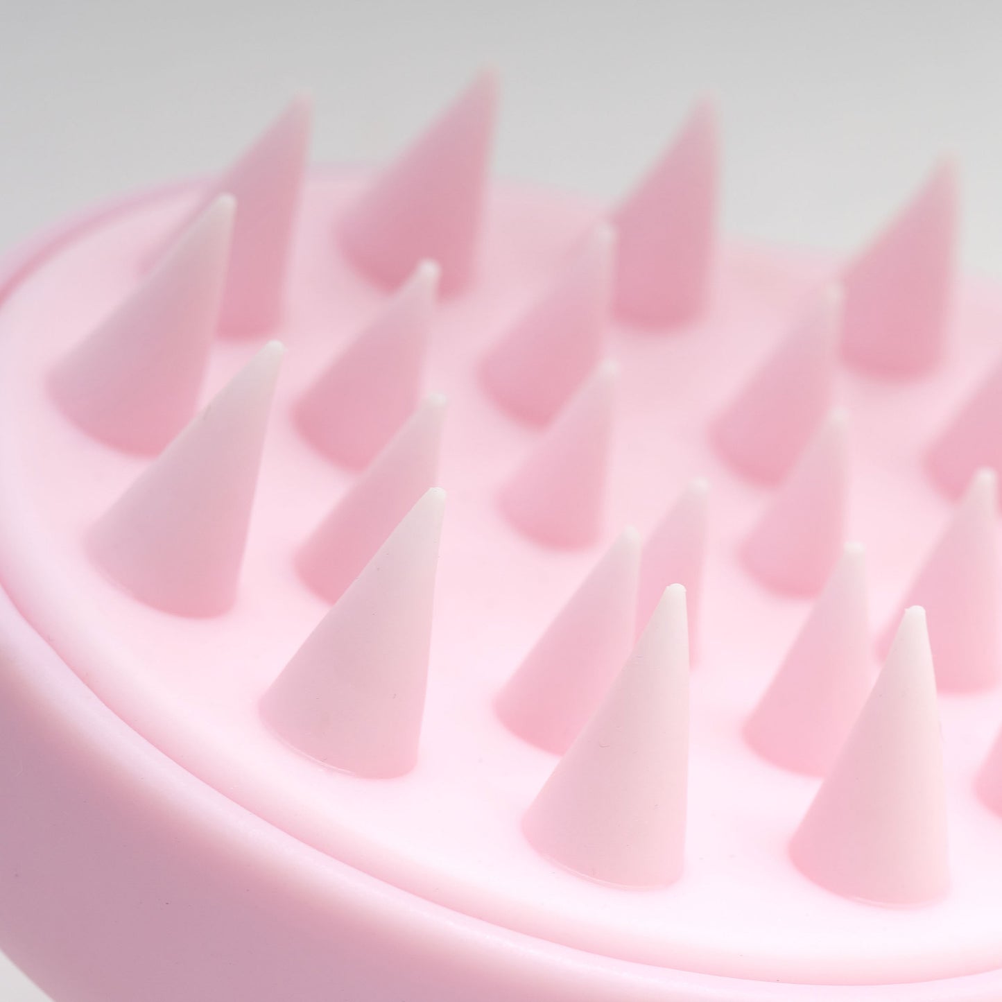 52 56 387 Brushworks Massaging Shampoo Brush OOP (3).jpg