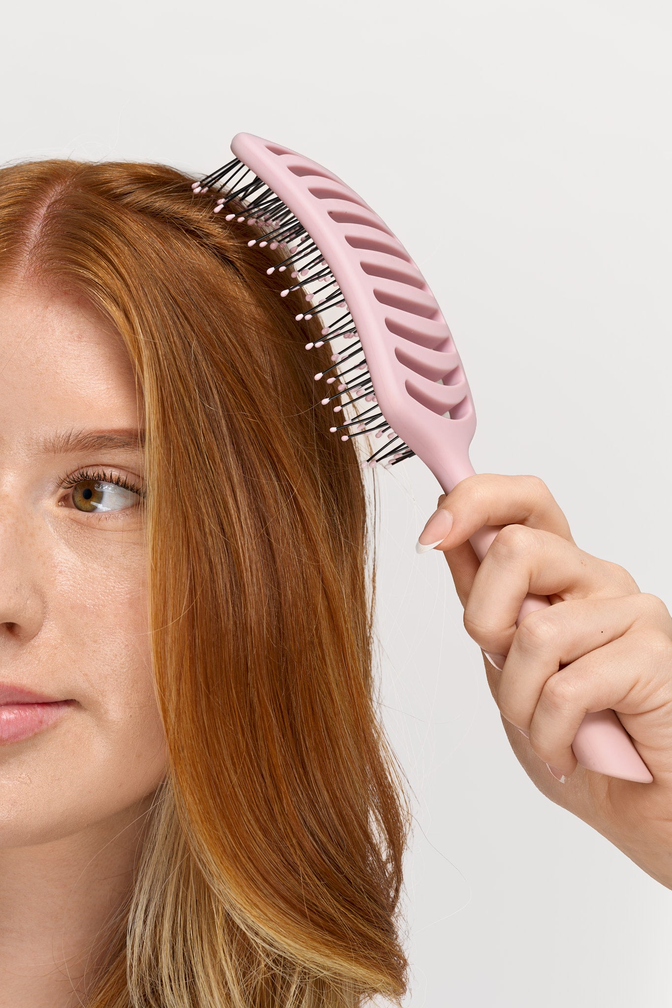 52 56 574 Brushworks Curved Vent Hair Brush MS (2).jpg