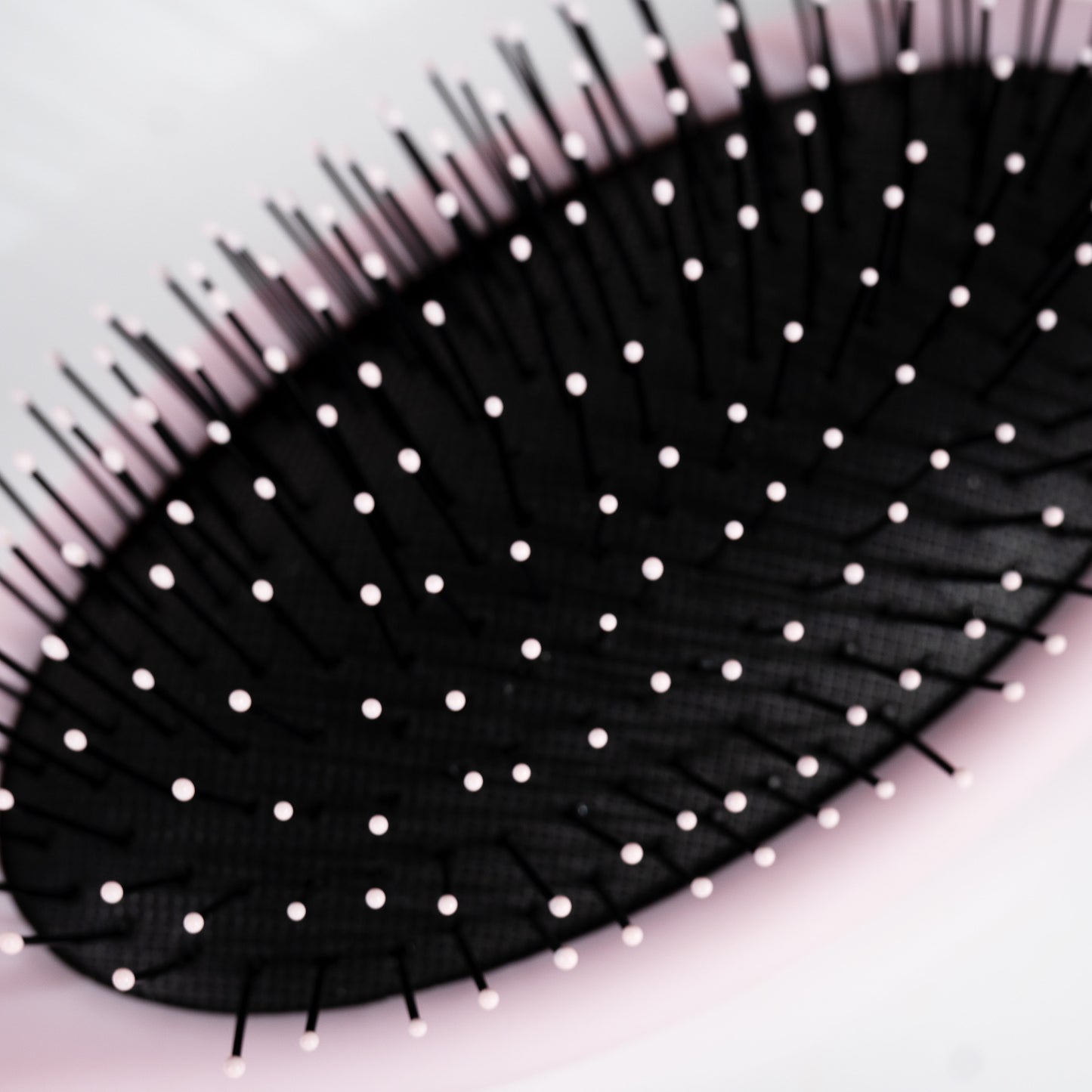 52 56 051 Brushworks Professional Oval Detangling Hair Brush - Pink OOP (2) .jpg
