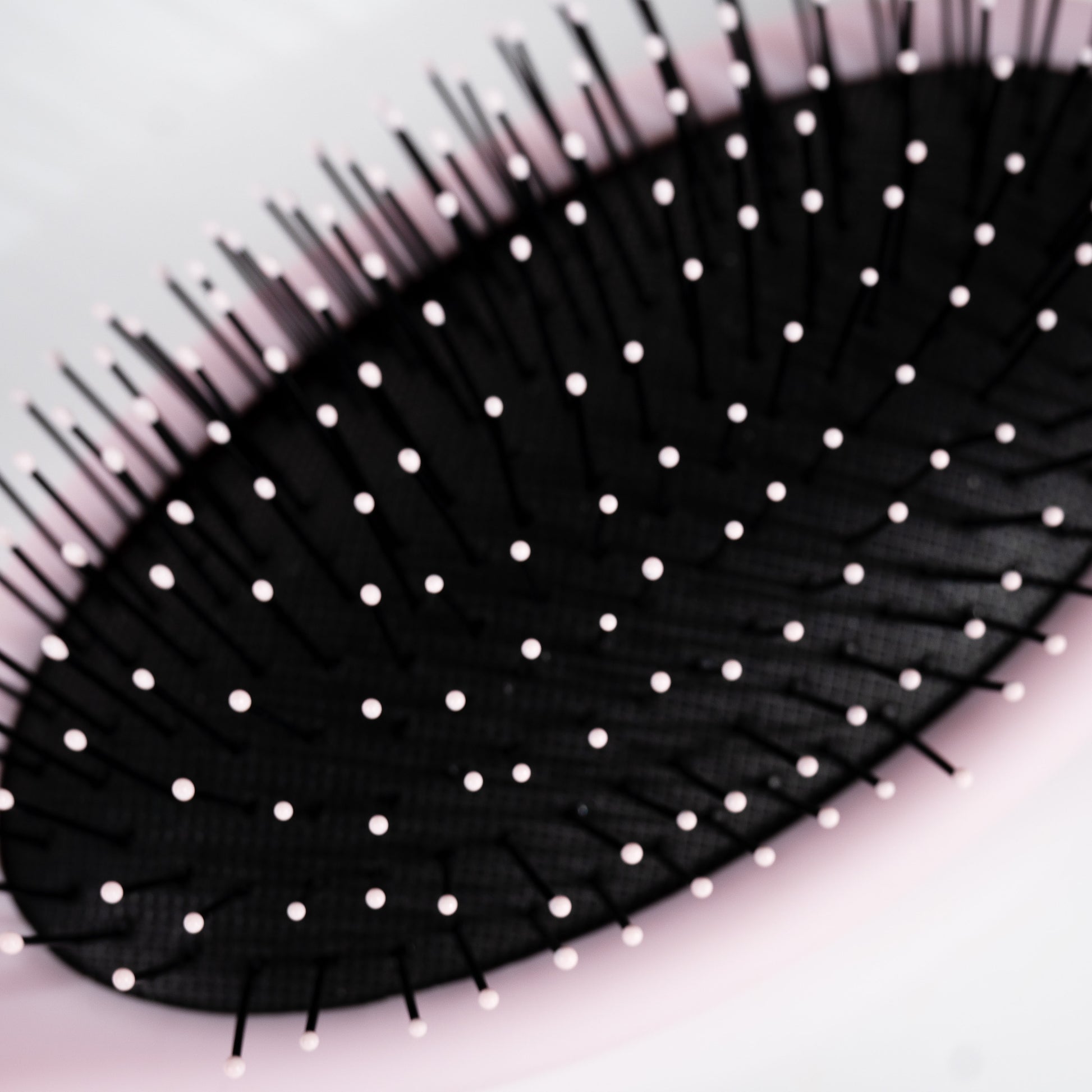 52 56 051 Brushworks Professional Oval Detangling Hair Brush - Pink OOP (2) .jpg