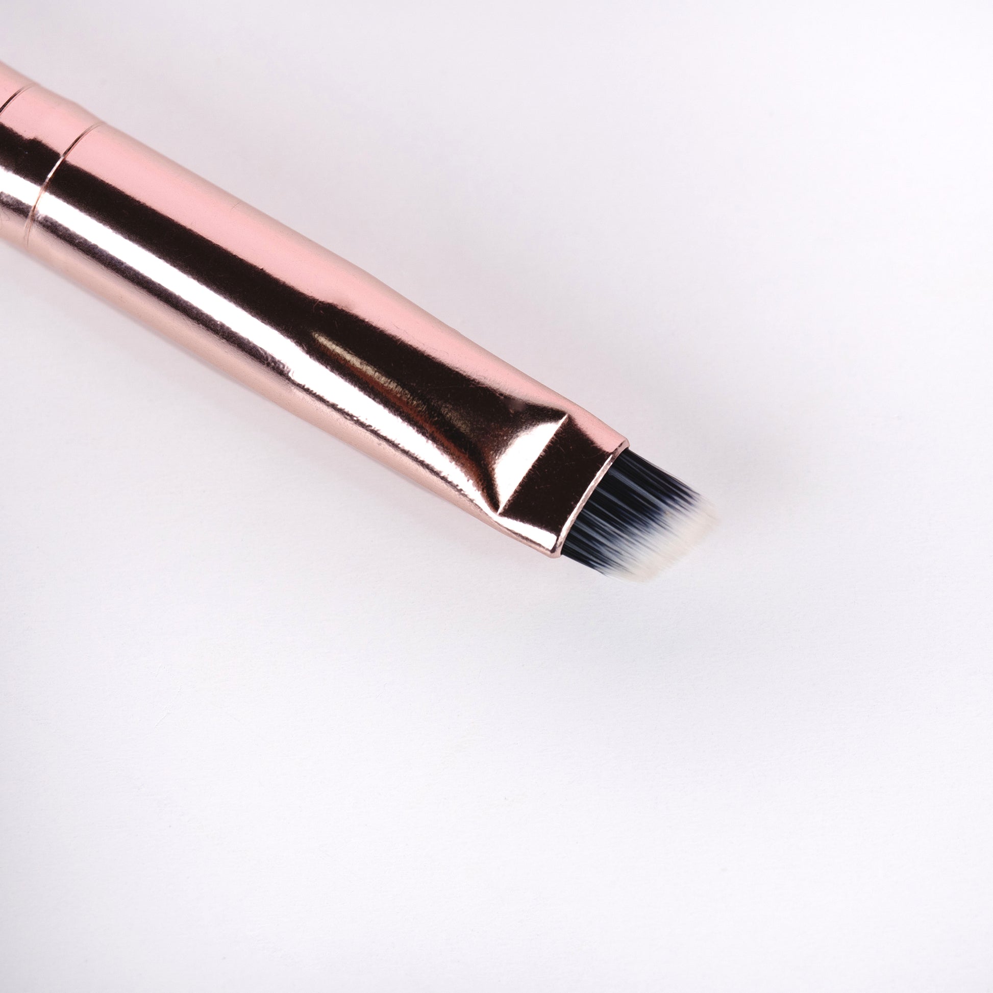52 56 104 Brushworks White & Gold Brow Duo Brush OOP (3).jpg
