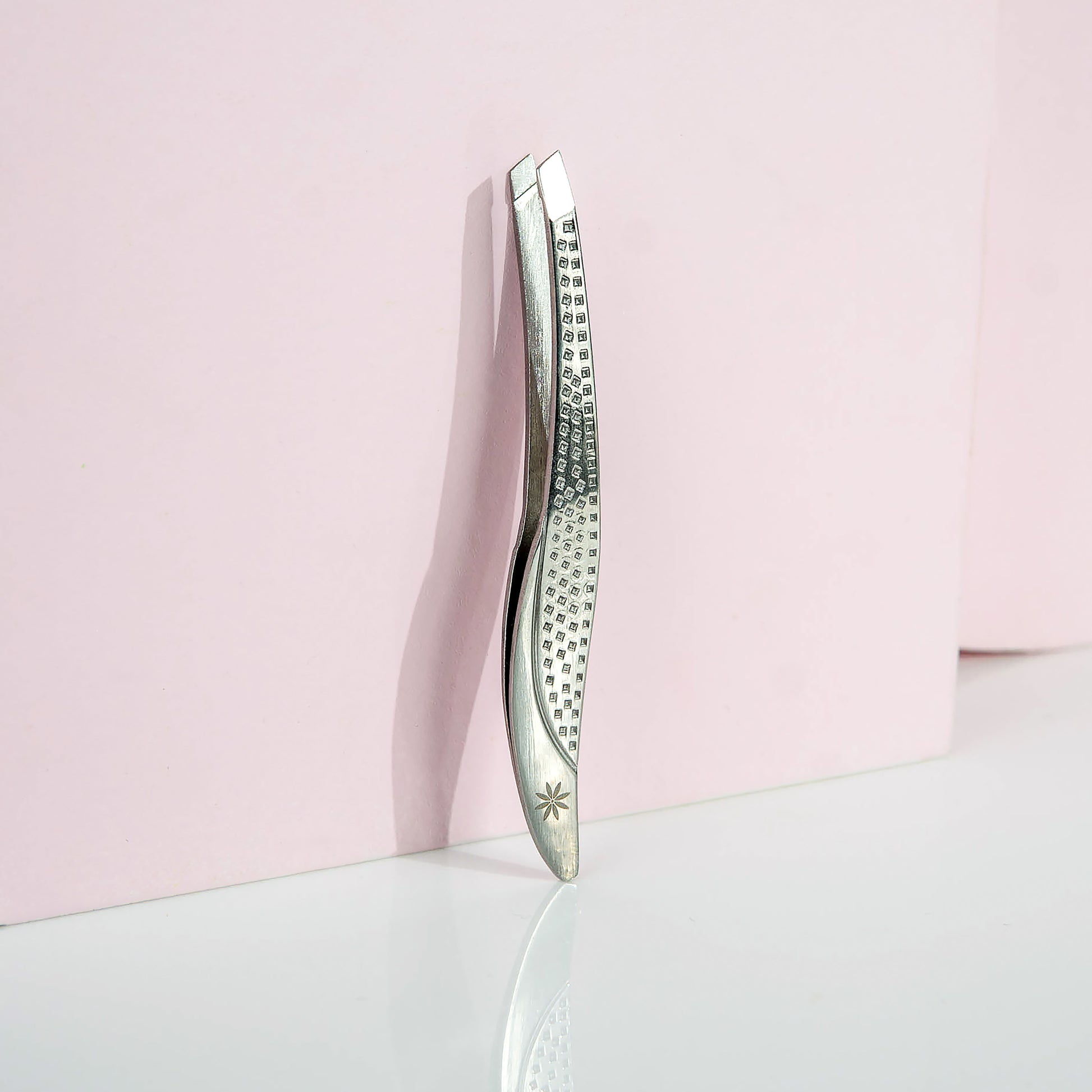 52 56 252 Brushworks Traditional Tweezer OOP (1).jpg