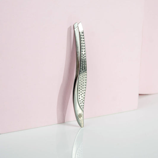 52 56 252 Brushworks Traditional Tweezer OOP (1).jpg