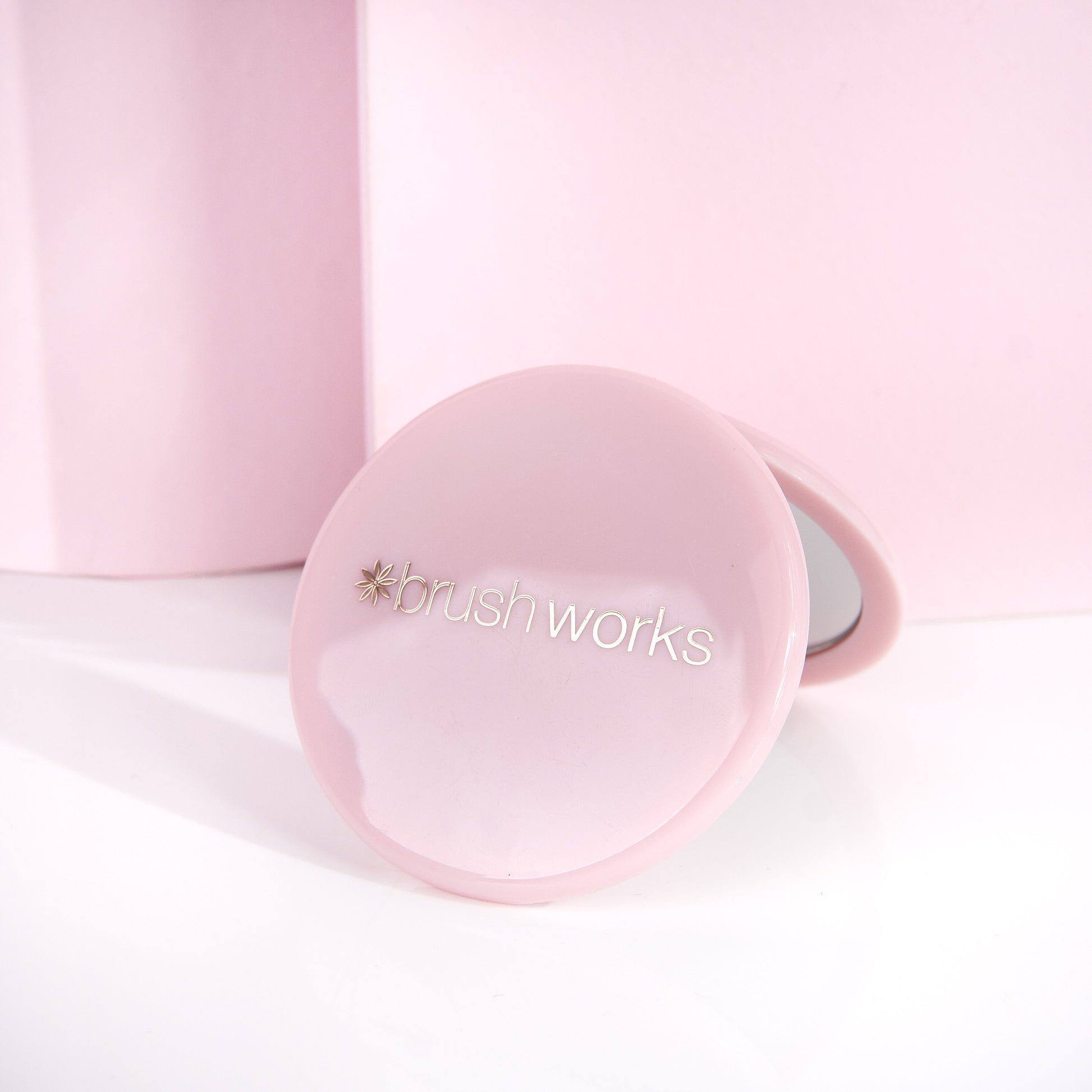 52 56 268 Brushworks Compact Mirror OOP (4).jpg