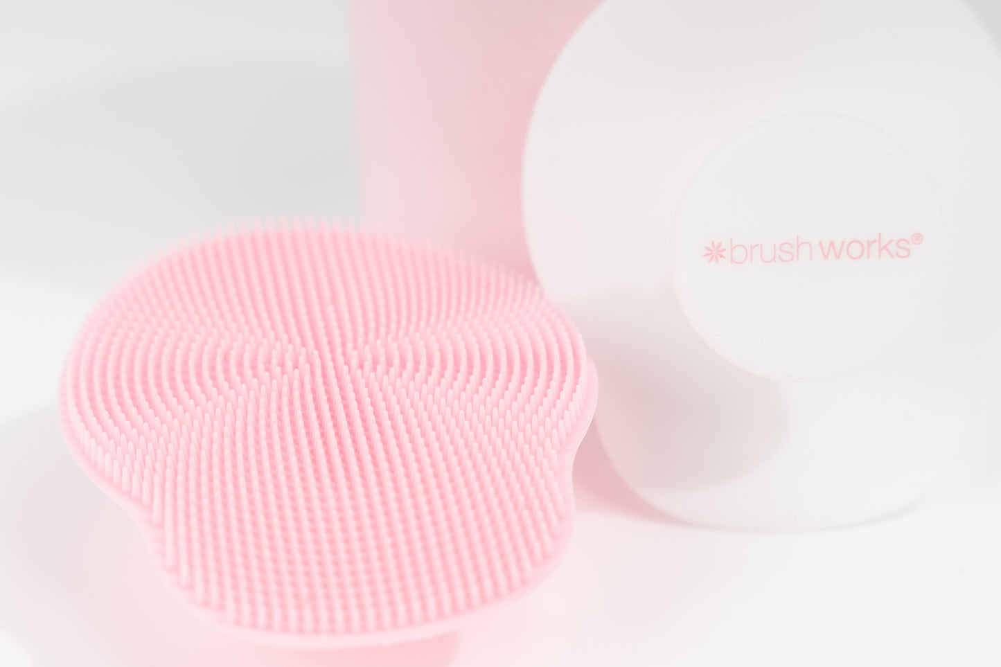 52 56 272 Brushworks Silicone Cleansing Pads - 2 Pack OOP (3).jpg