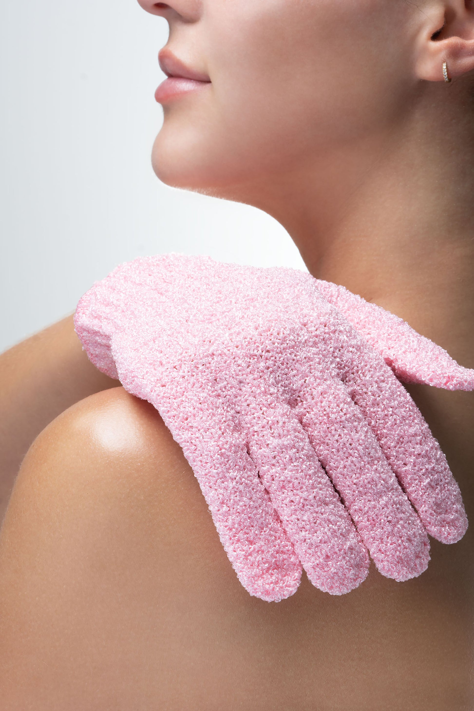 52 56 284 Brushworks Exfoliating Gloves MS (1).jpg