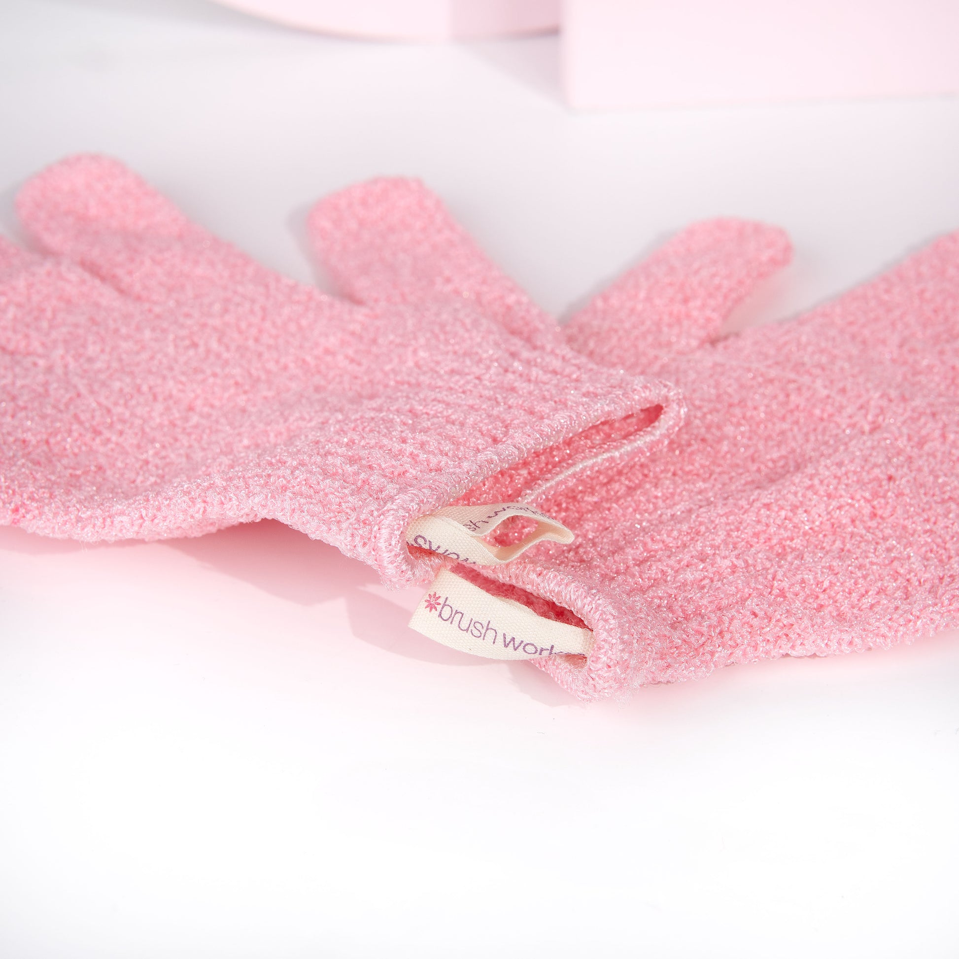 52 56 284 Brushworks Exfoliating Gloves OOP (2).jpg