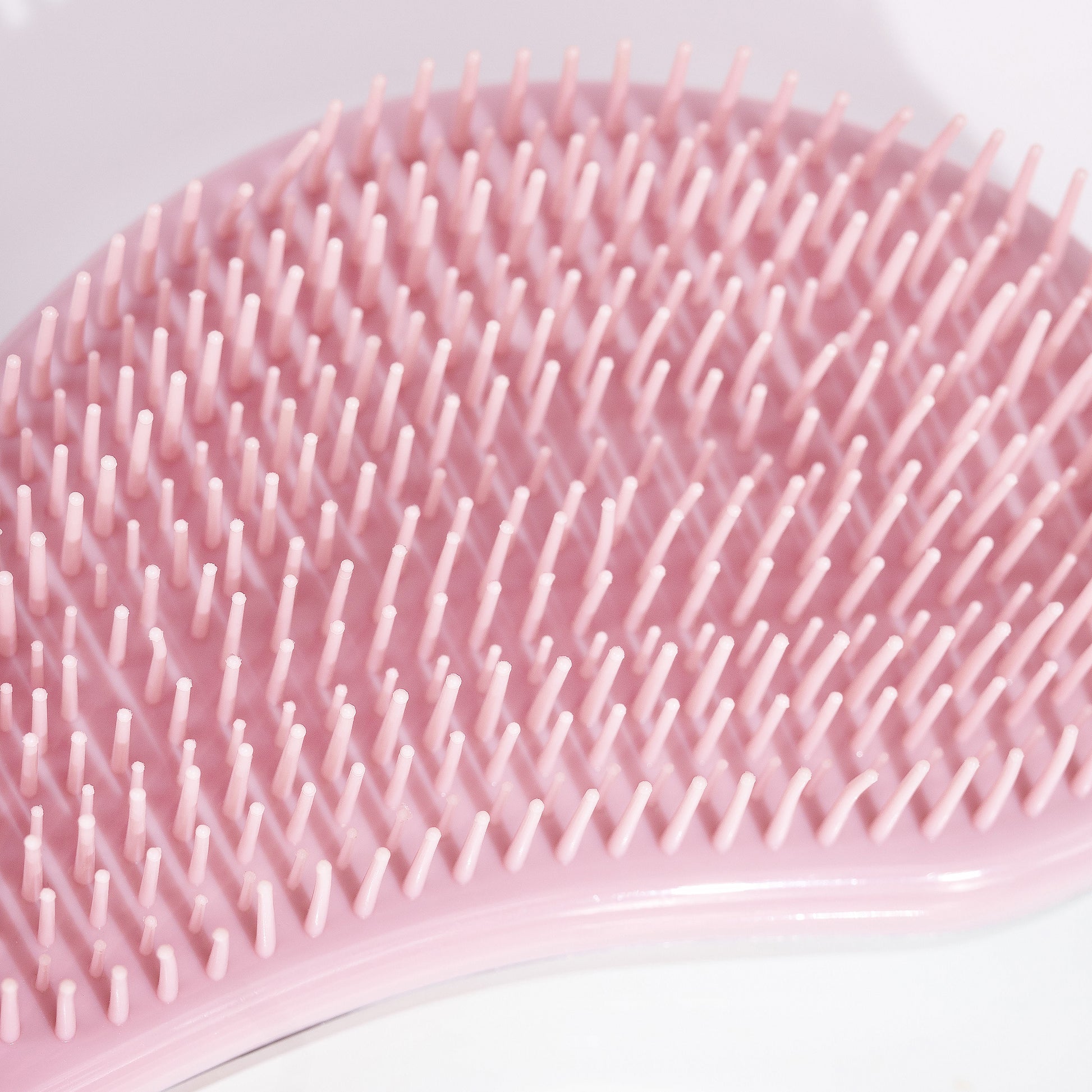 52 56 287 Brushworks Professional Detangling Hair Brush OOP (3).jpg