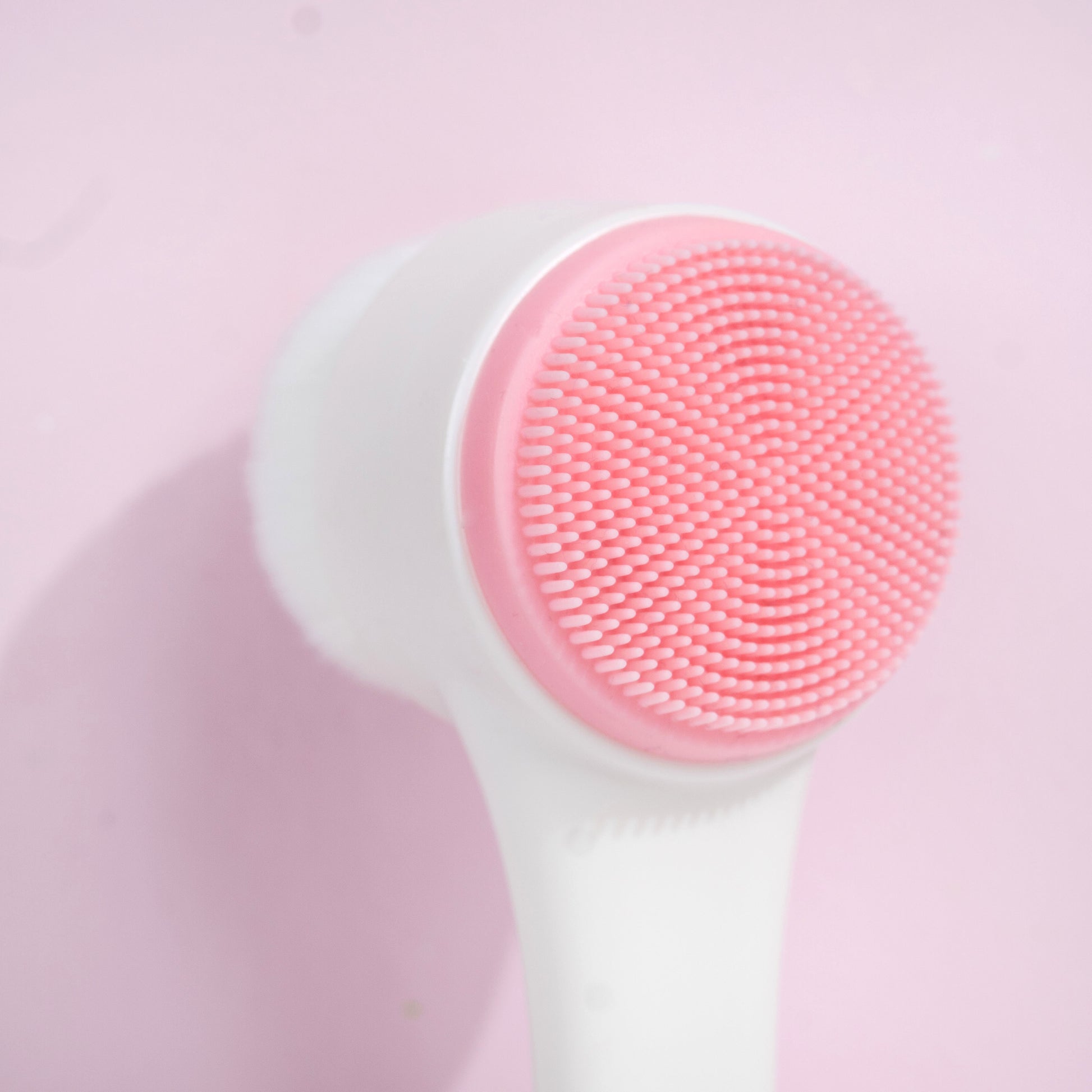 52 56 298 Brushworks Facial Cleansing Brush OOP (2).jpg