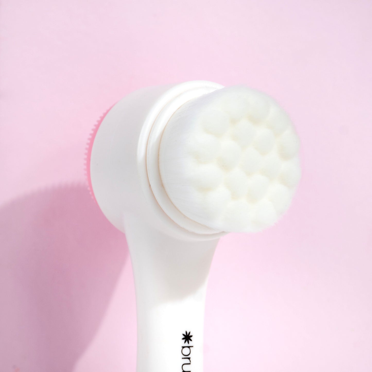 52 56 298 Brushworks Facial Cleansing Brush OOP (3).jpg