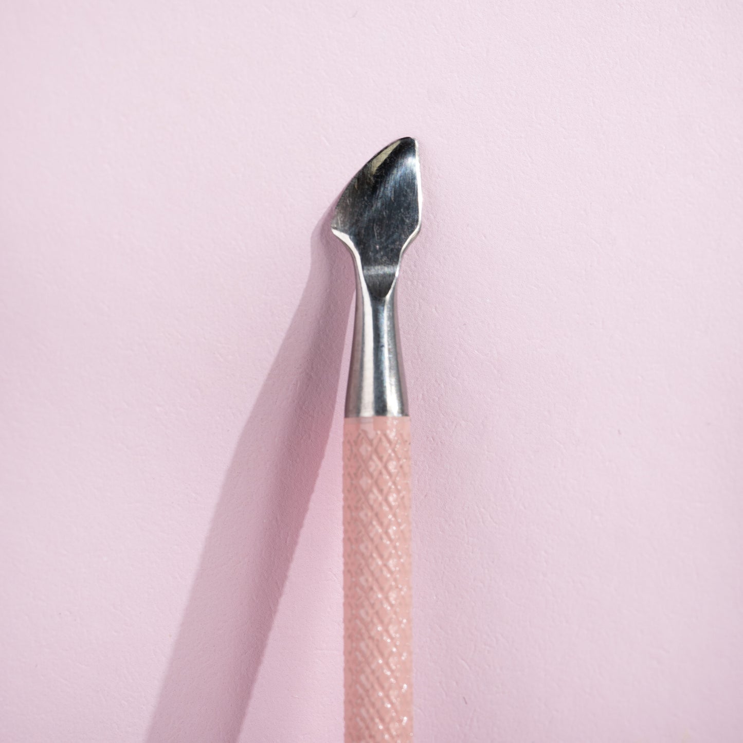 52 56 342 Brushworks Cuticle Pusher OOP (2).jpg