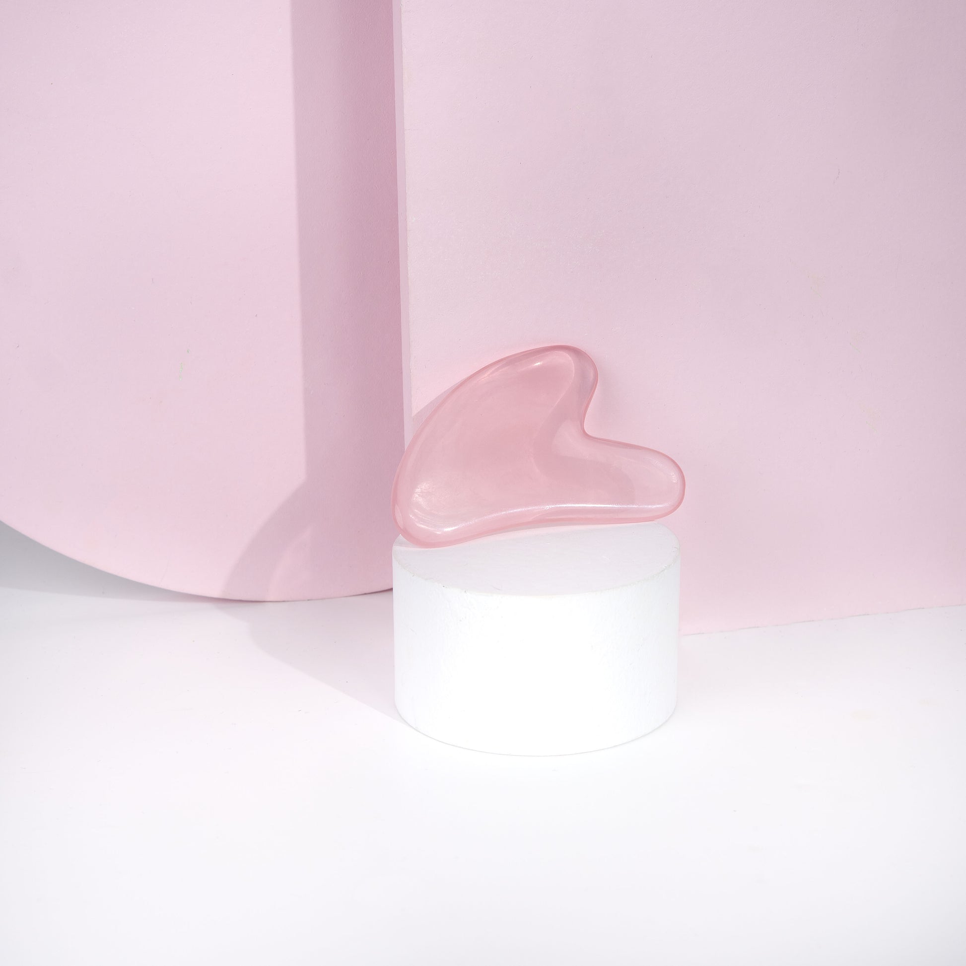 52 56 353 Brushworks Rose Resin Roller & Gua Sha OOP (2).jpg
