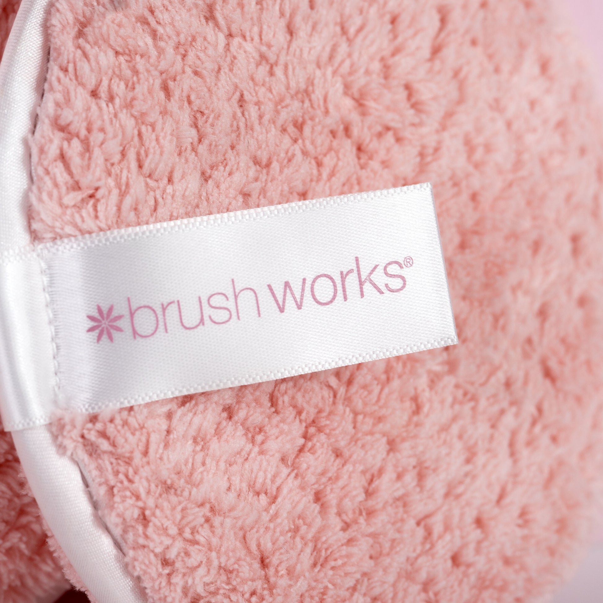 52 56 355 Brushworks Reusable Makeup Remover Pads OOP (4).jpg