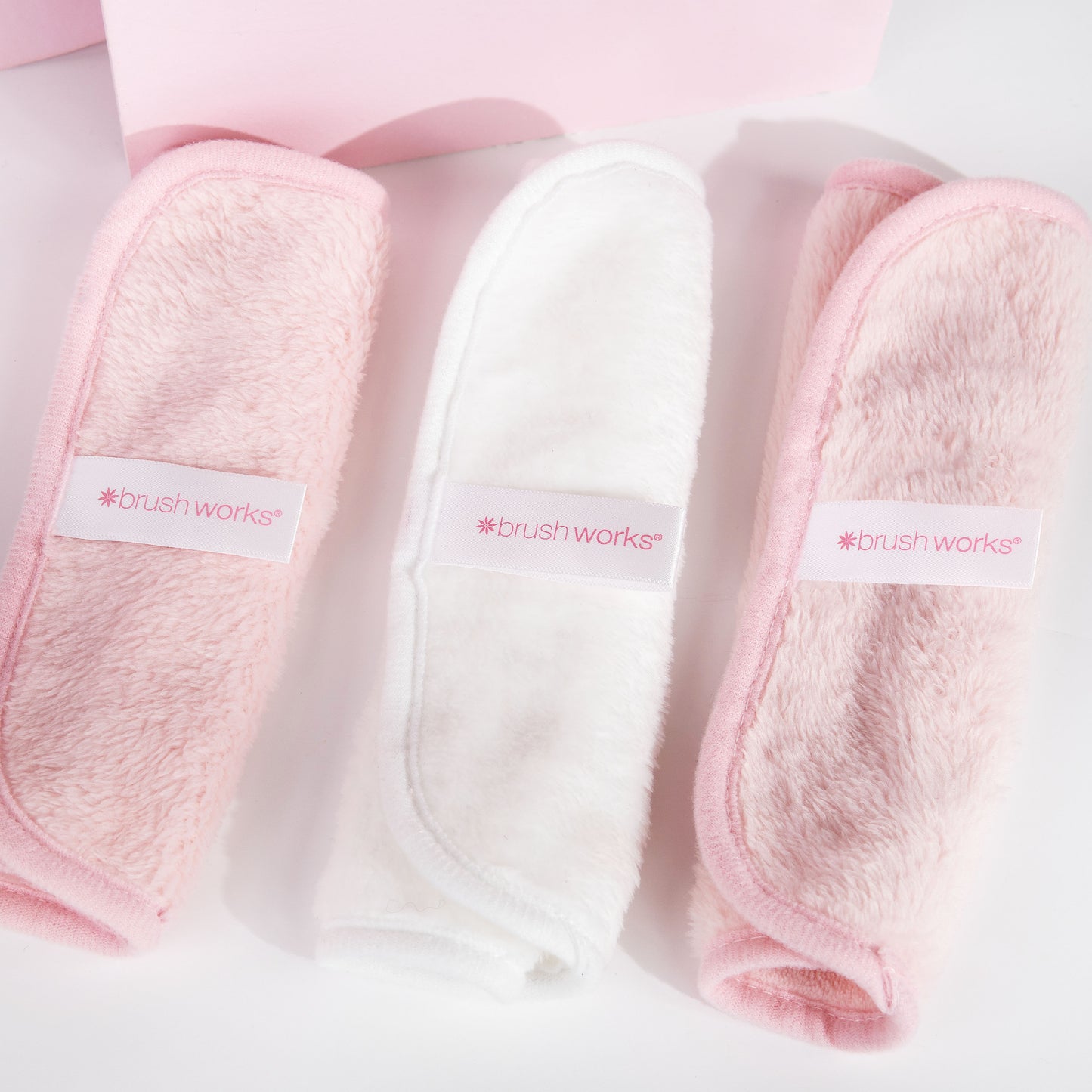 52 56 364 Brushworks Makeup Remover Cloths - 3 Pack OOP (1).jpg