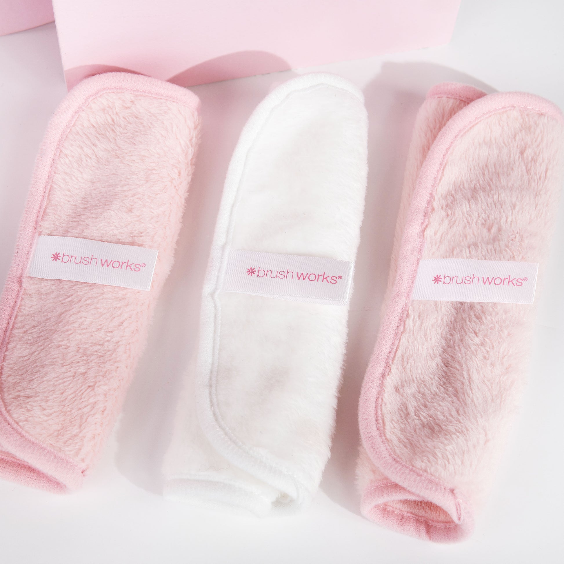 52 56 364 Brushworks Makeup Remover Cloths - 3 Pack OOP (1).jpg