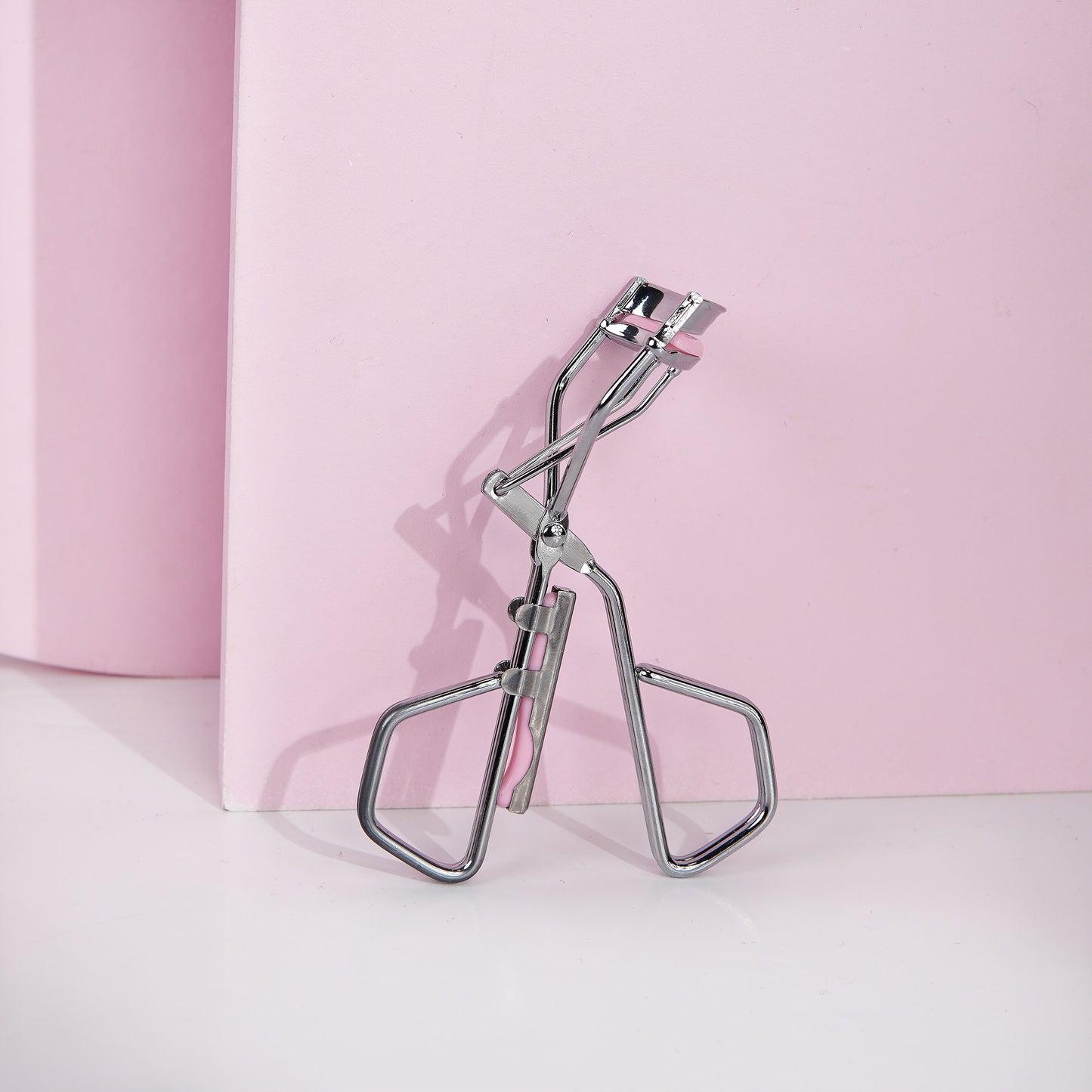52 56 415 Brushworks Classic Lash Curler OOP (1).jpg