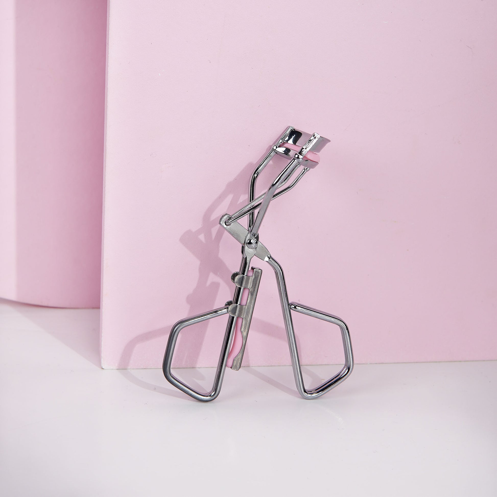 52 56 415 Brushworks Classic Lash Curler OOP (1).jpg