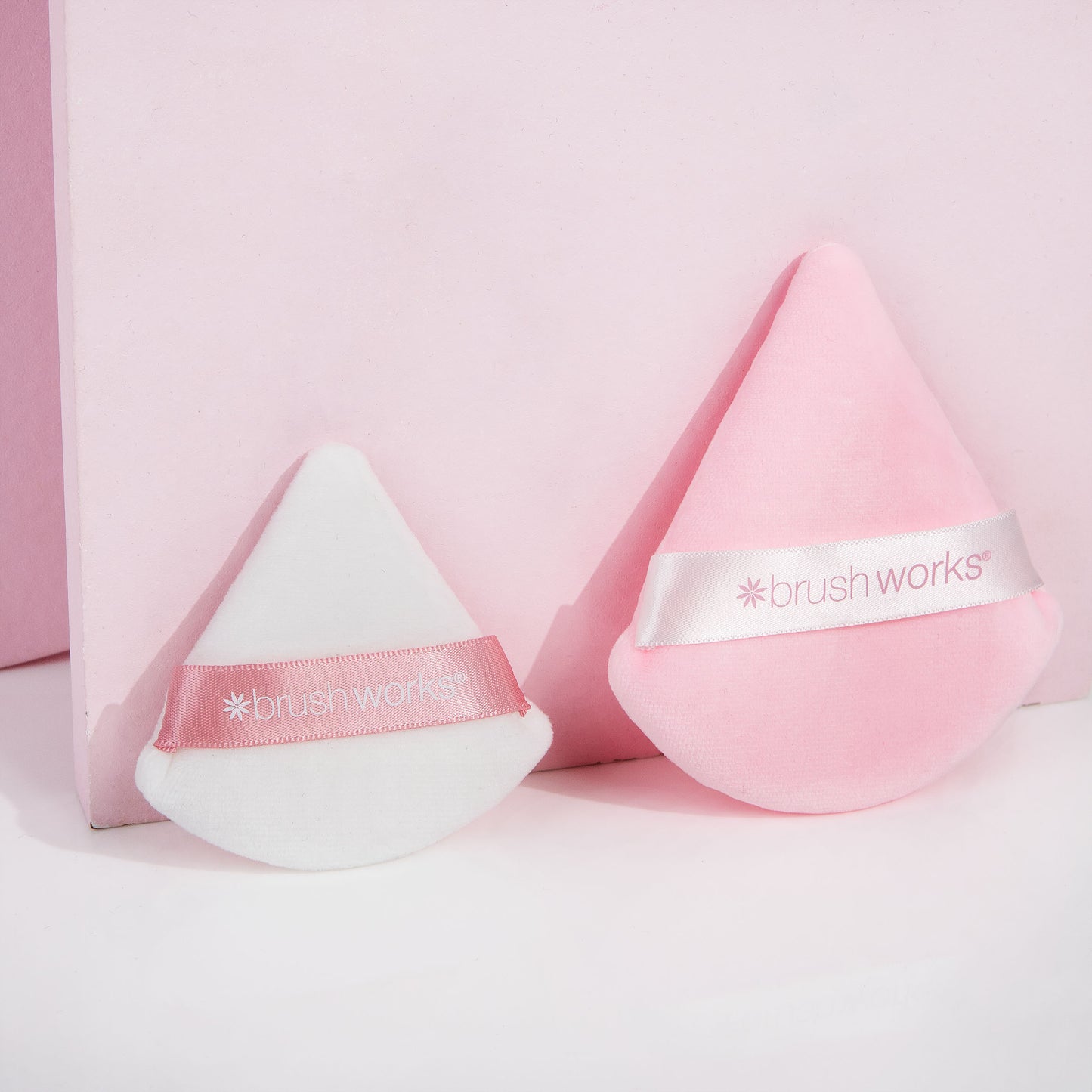 52 56 434 Brushworks Triangular Powder Puff Duo OOP (3).jpg