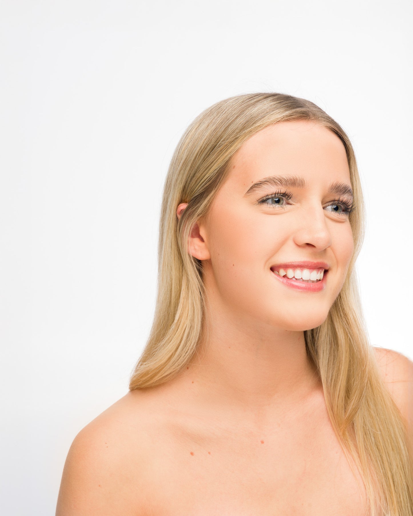 52 56 454 Brushworks Gradual Tanning Drops MS (After).jpg