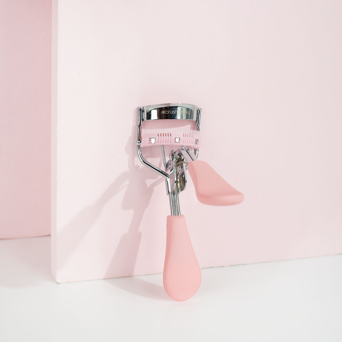 52 56 458 Brushworks Pro Lash Curler with Comb OOP (2).jpg