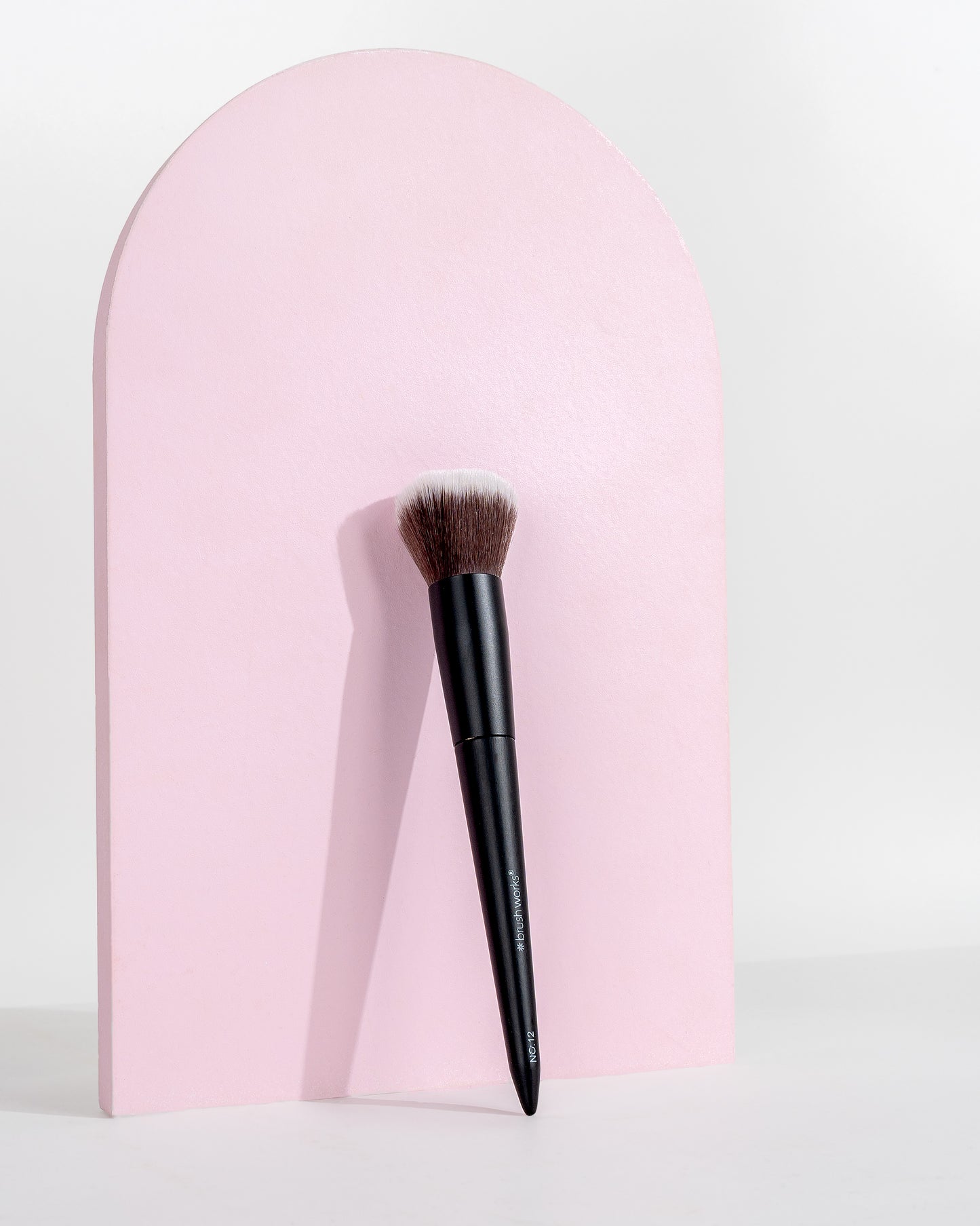 52 56 469 Brushworks No. 12 Blush Brush OOP (3).jpg