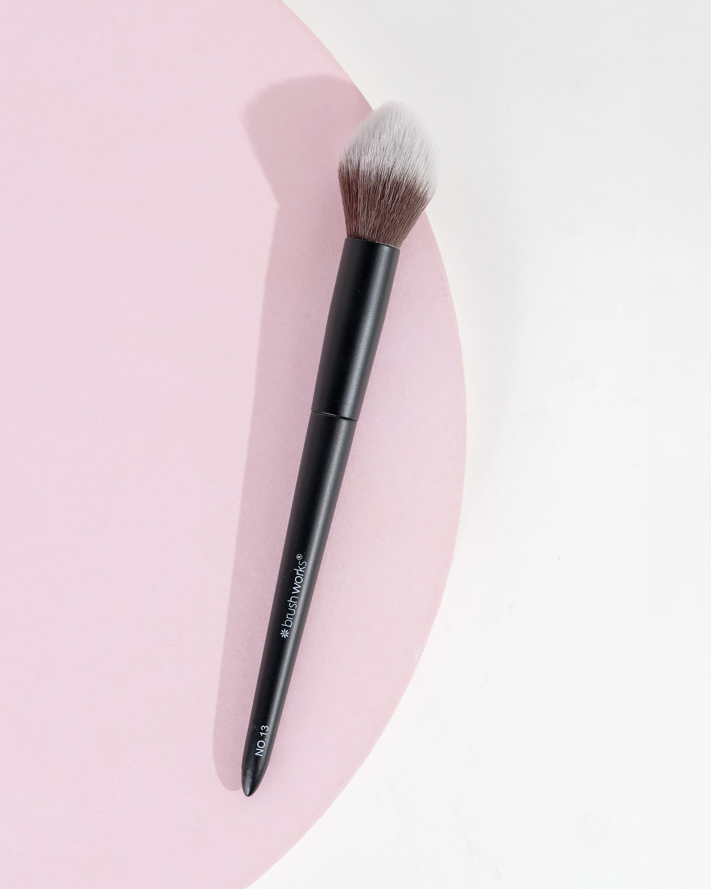 52 56 471 Brushworks No. 13 Highlight Brush OOP (2).jpg
