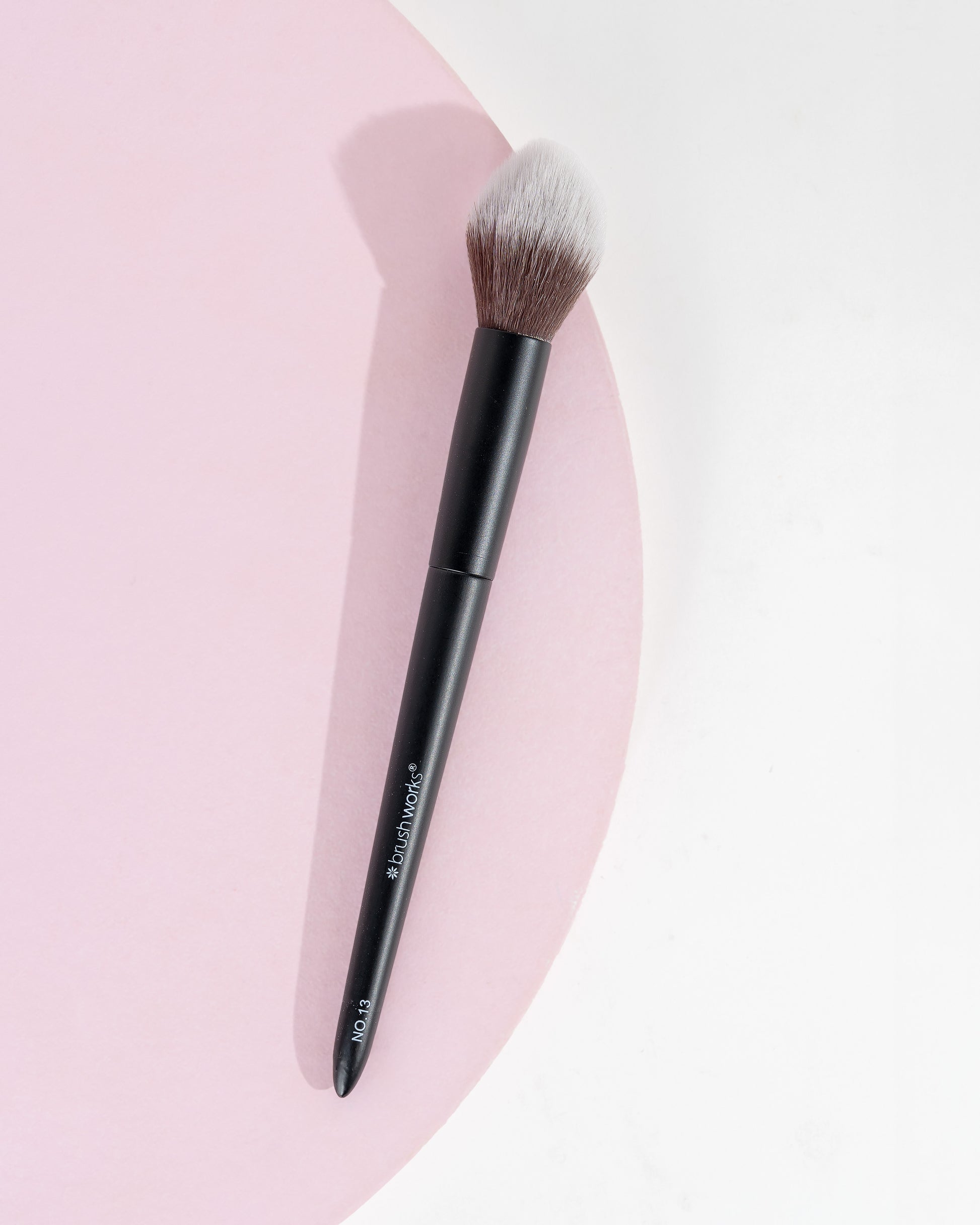 52 56 471 Brushworks No. 13 Highlight Brush OOP (2).jpg