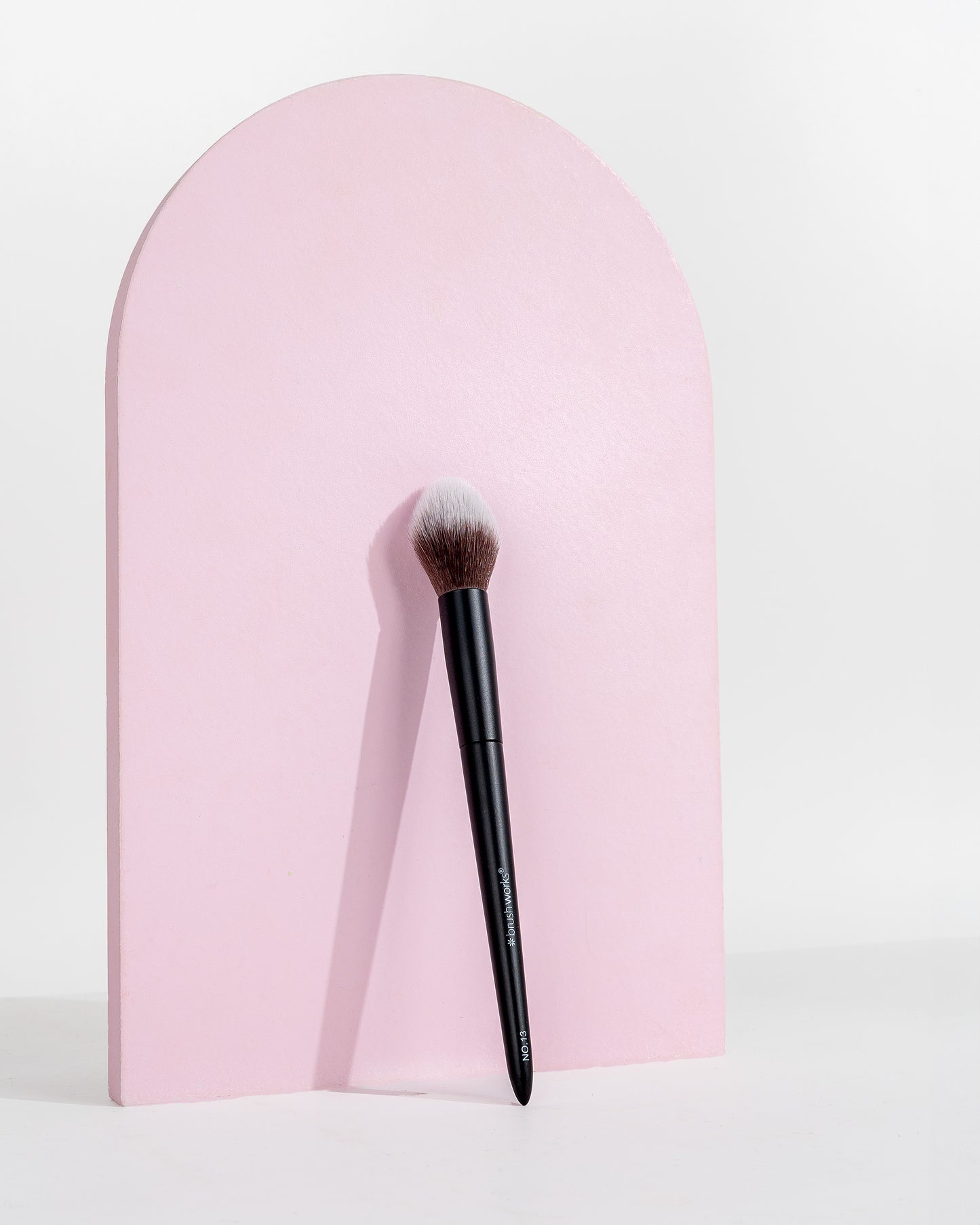 52 56 471 Brushworks No. 13 Highlight Brush OOP (3).jpg