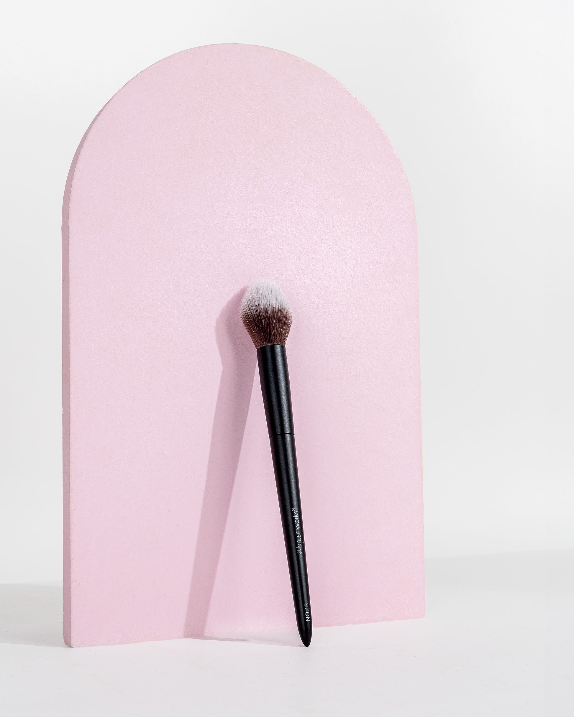 52 56 471 Brushworks No. 13 Highlight Brush OOP (3).jpg