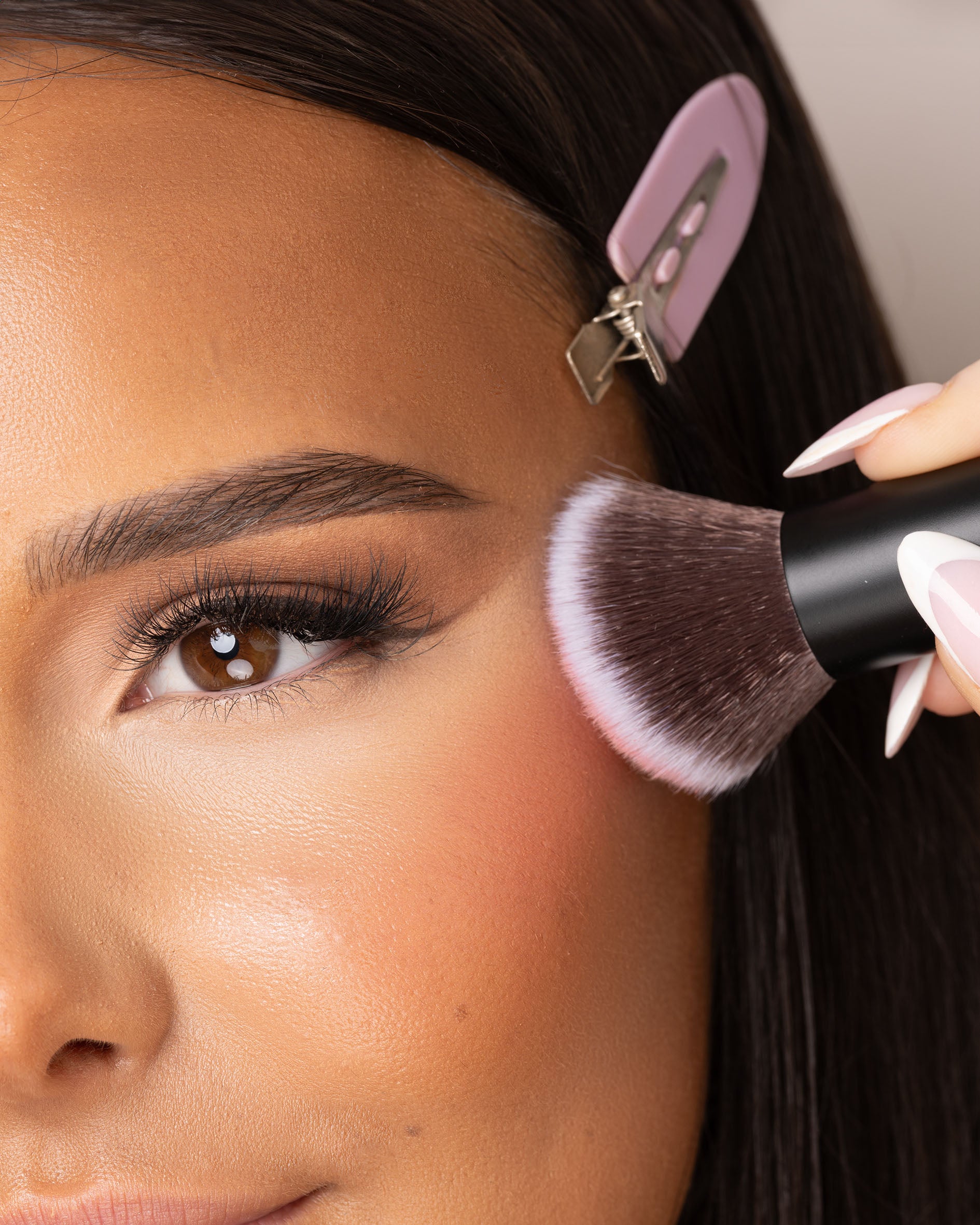 52 56 474 Brushworks No. 7 Angled Blush Brush MS.jpg