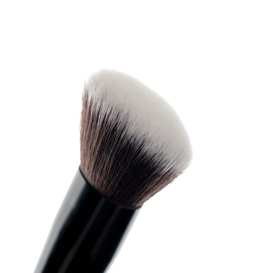 52 56 474 Brushworks No. 7 Angled Blush Brush OOP (1).jpg
