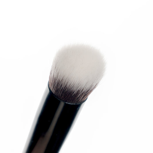 52 56 476 Brushworks No. 8 Precise Angled Concealer Buffing Brush OOP (1).jpg
