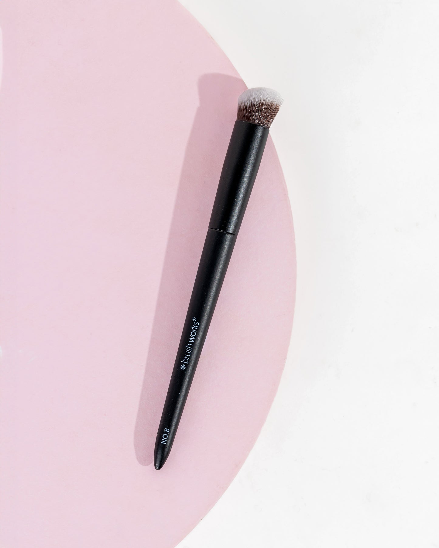 52 56 476 Brushworks No. 8 Precise Angled Concealer Buffing Brush OOP (2).jpg