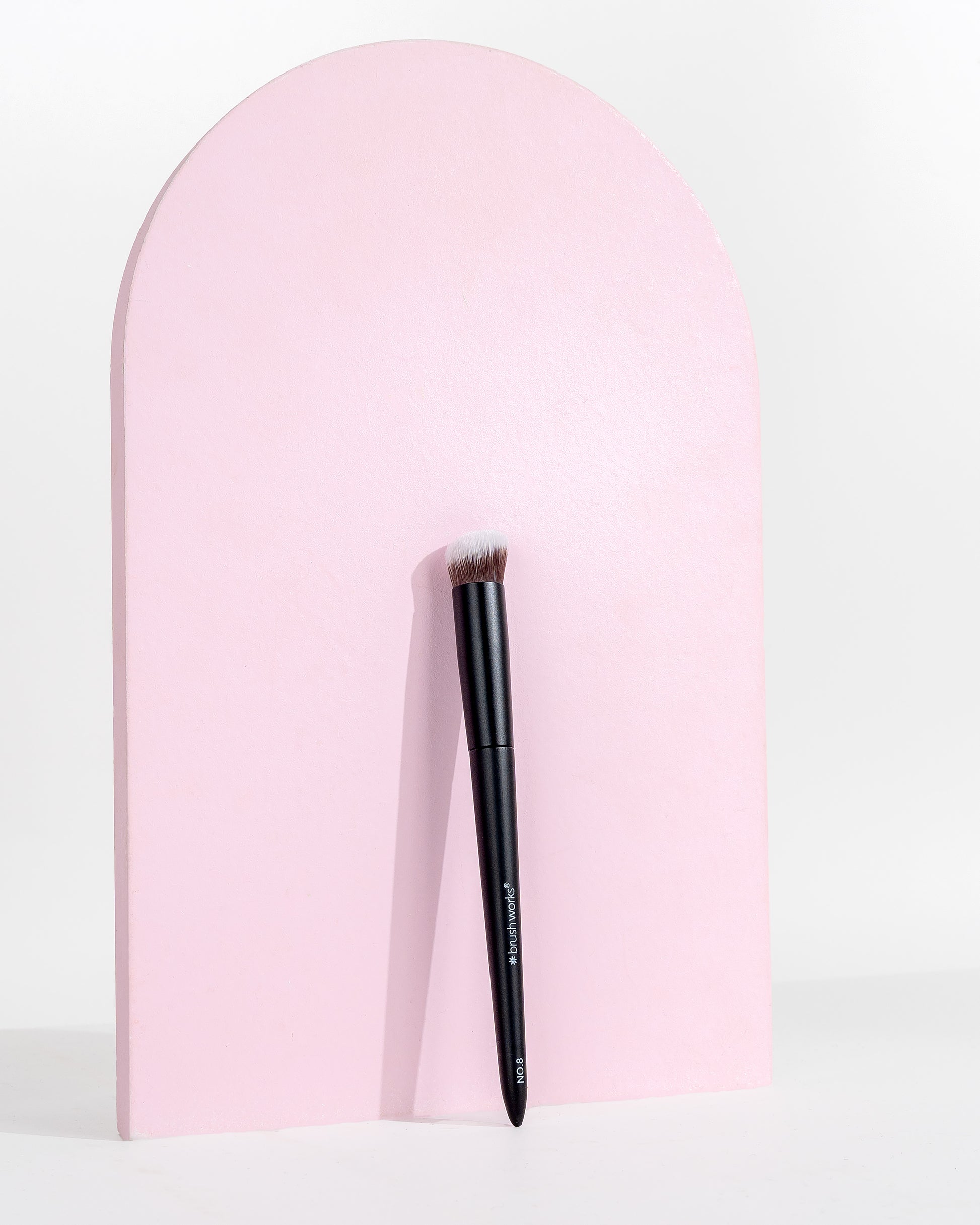 52 56 476 Brushworks No. 8 Precise Angled Concealer Buffing Brush OOP (3).jpg