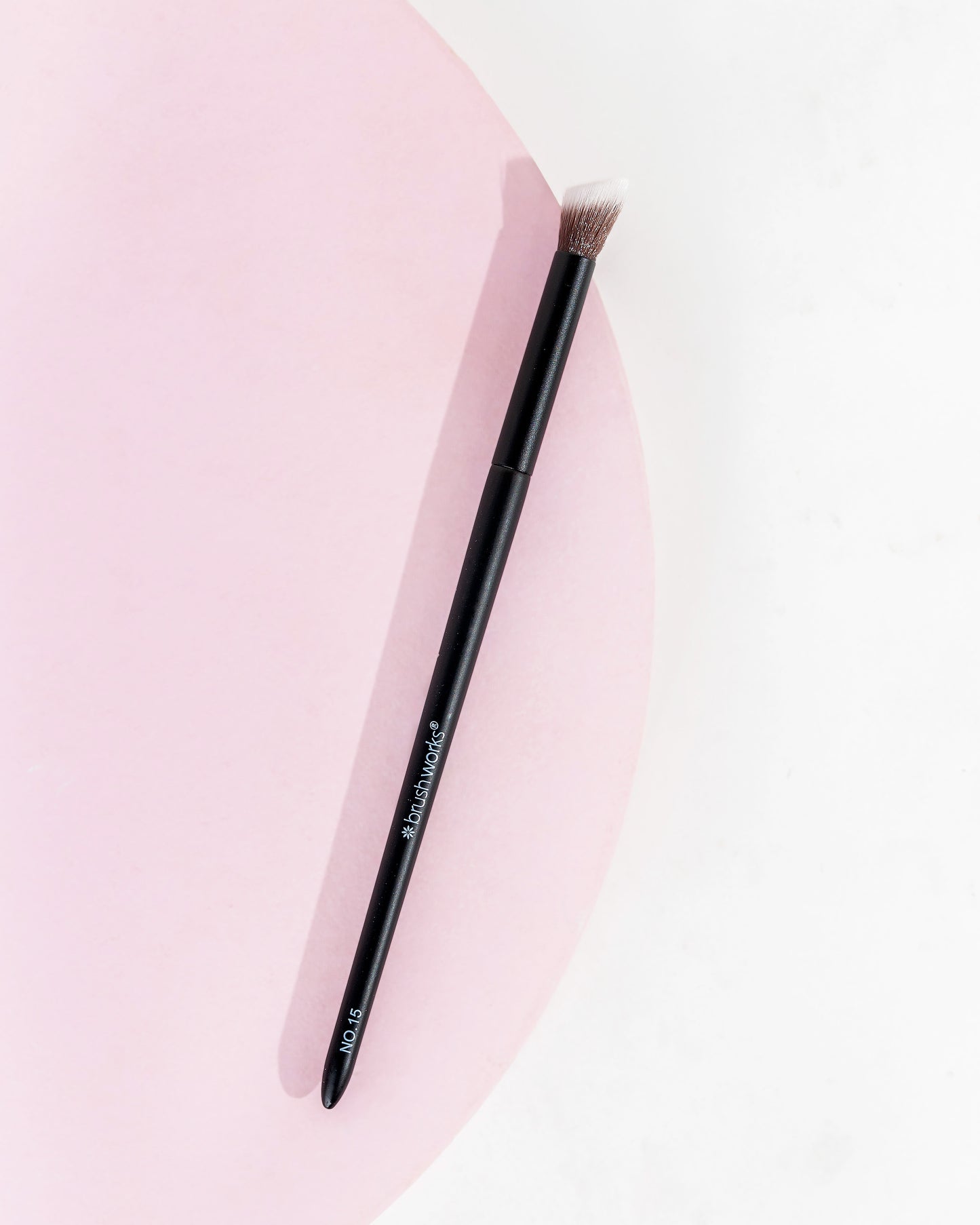 52 56 480 Brushworks No. 15 Angled Blending Eye Brush OOP (2).jpg