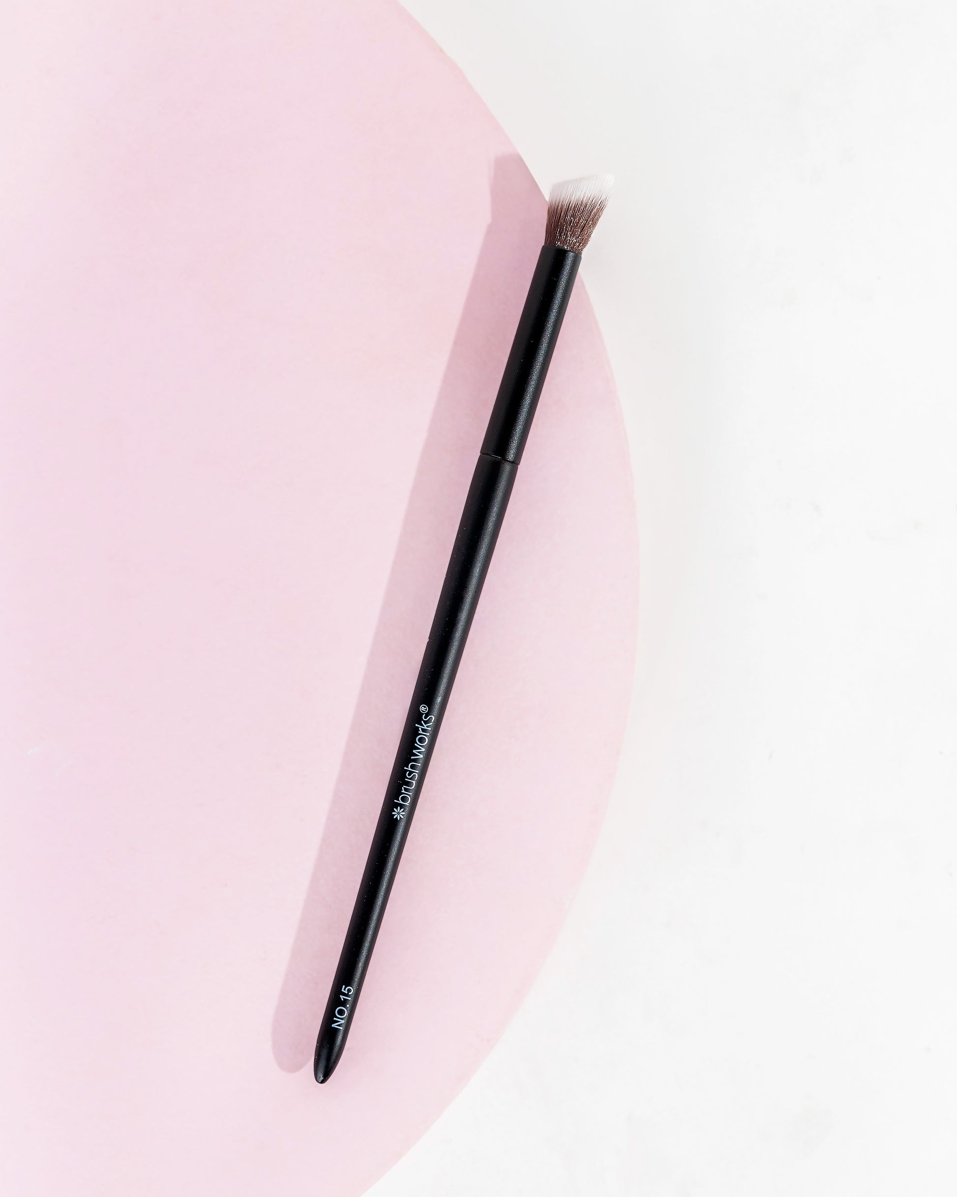 52 56 480 Brushworks No. 15 Angled Blending Eye Brush OOP (2).jpg