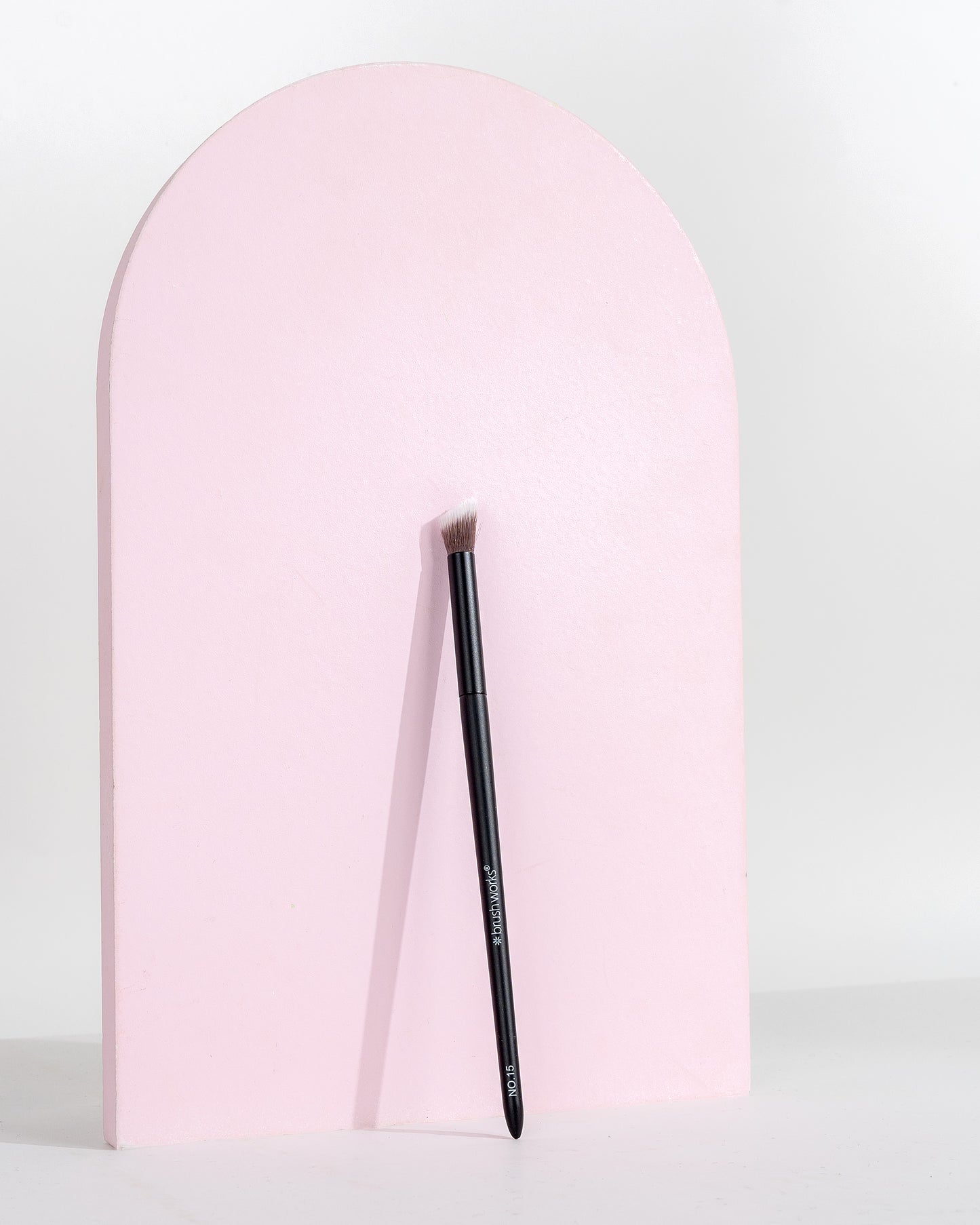 52 56 480 Brushworks No. 15 Angled Blending Eye Brush OOP (3).jpg
