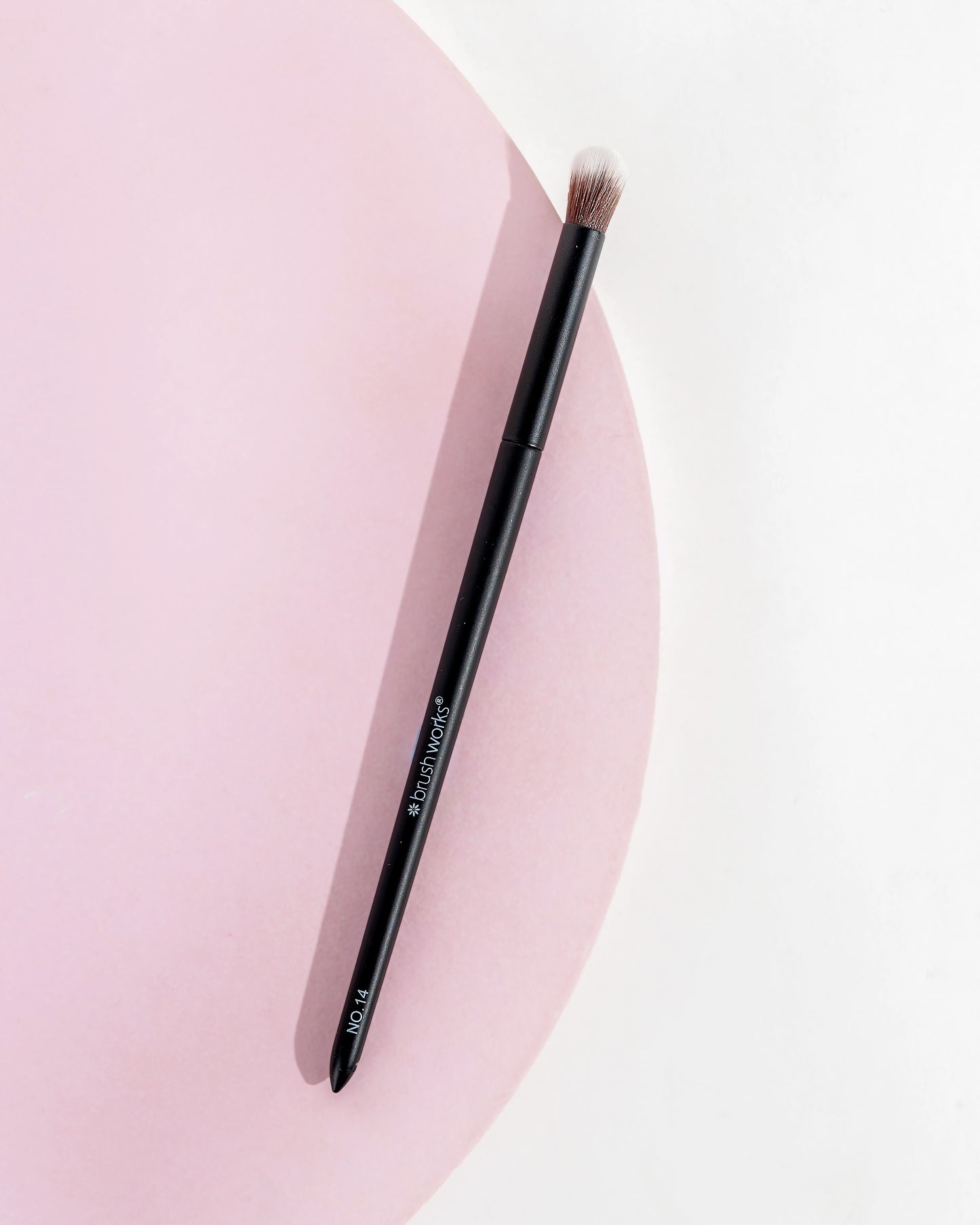 52 56 481 Brushworks No. 14 Fluffy Blending Eye Brush OOP (2).jpg