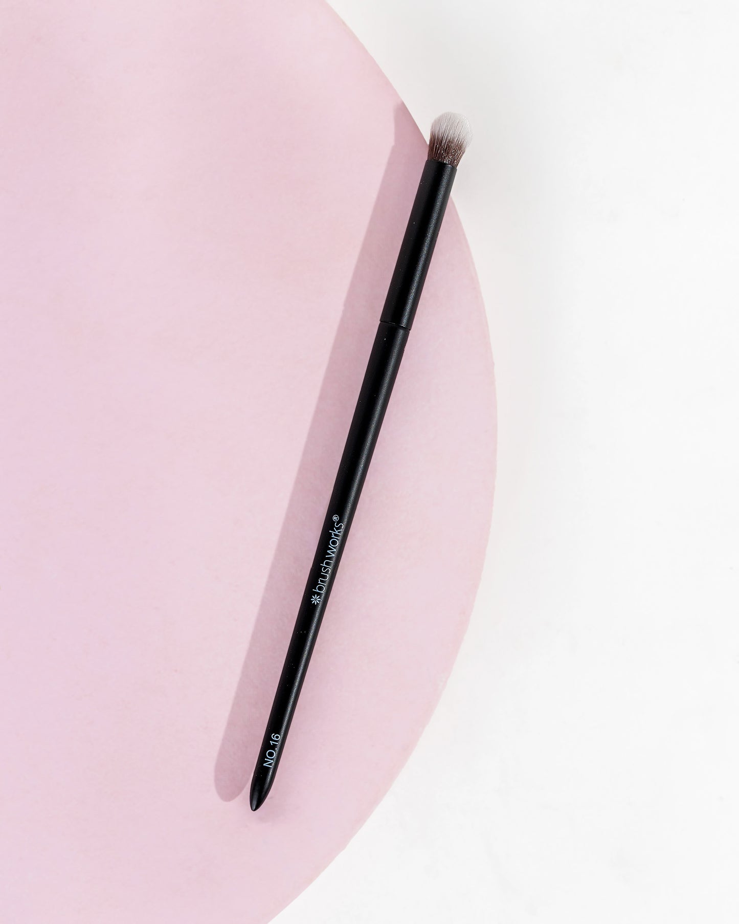 52 56 483 Brushworks No. 16 Tapered Blending Eye Brush OOP (2).jpg