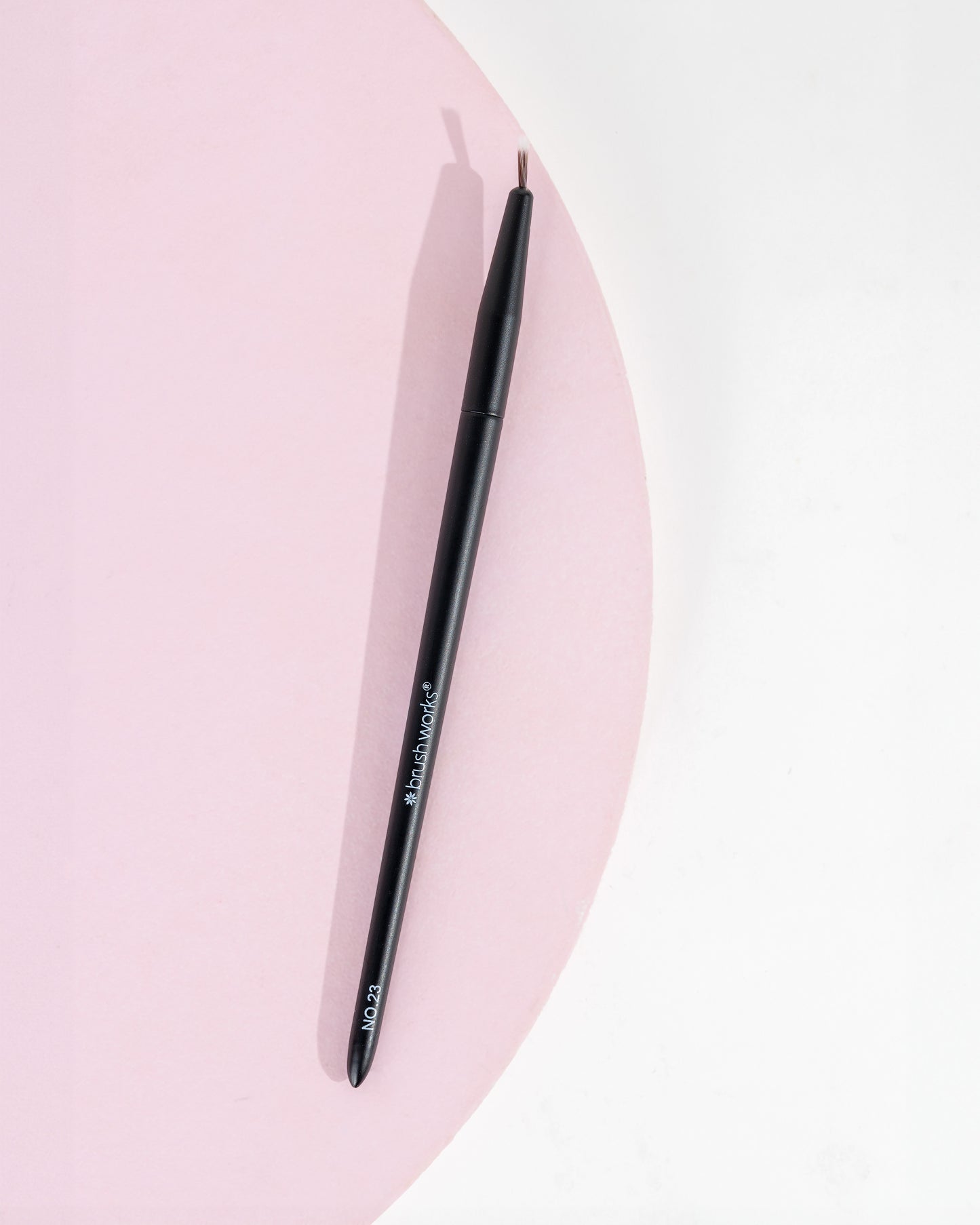 52 56 489 Brushworks No. 23 Precise Liner Brush OOP (1).jpg