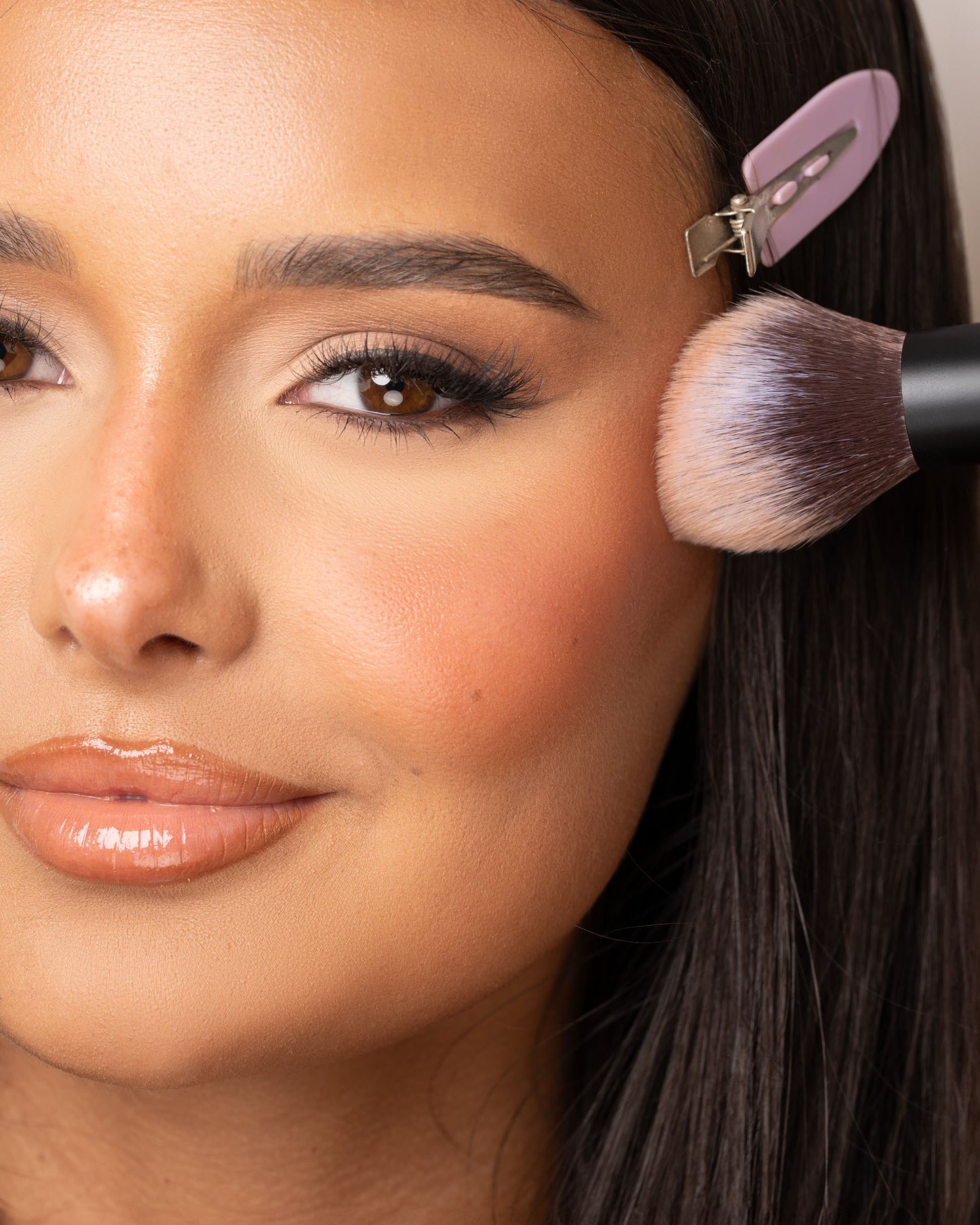 52 56 491 Brushworks No. 10 Bronzer Brush MS (2).jpg