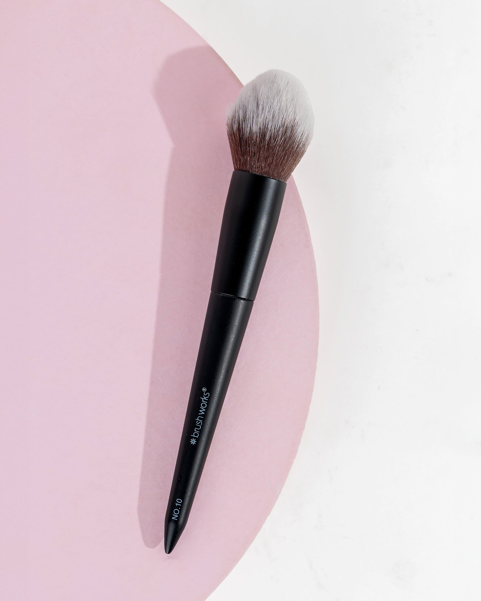 52 56 491 Brushworks No. 10 Bronzer Brush OOP (2).jpg
