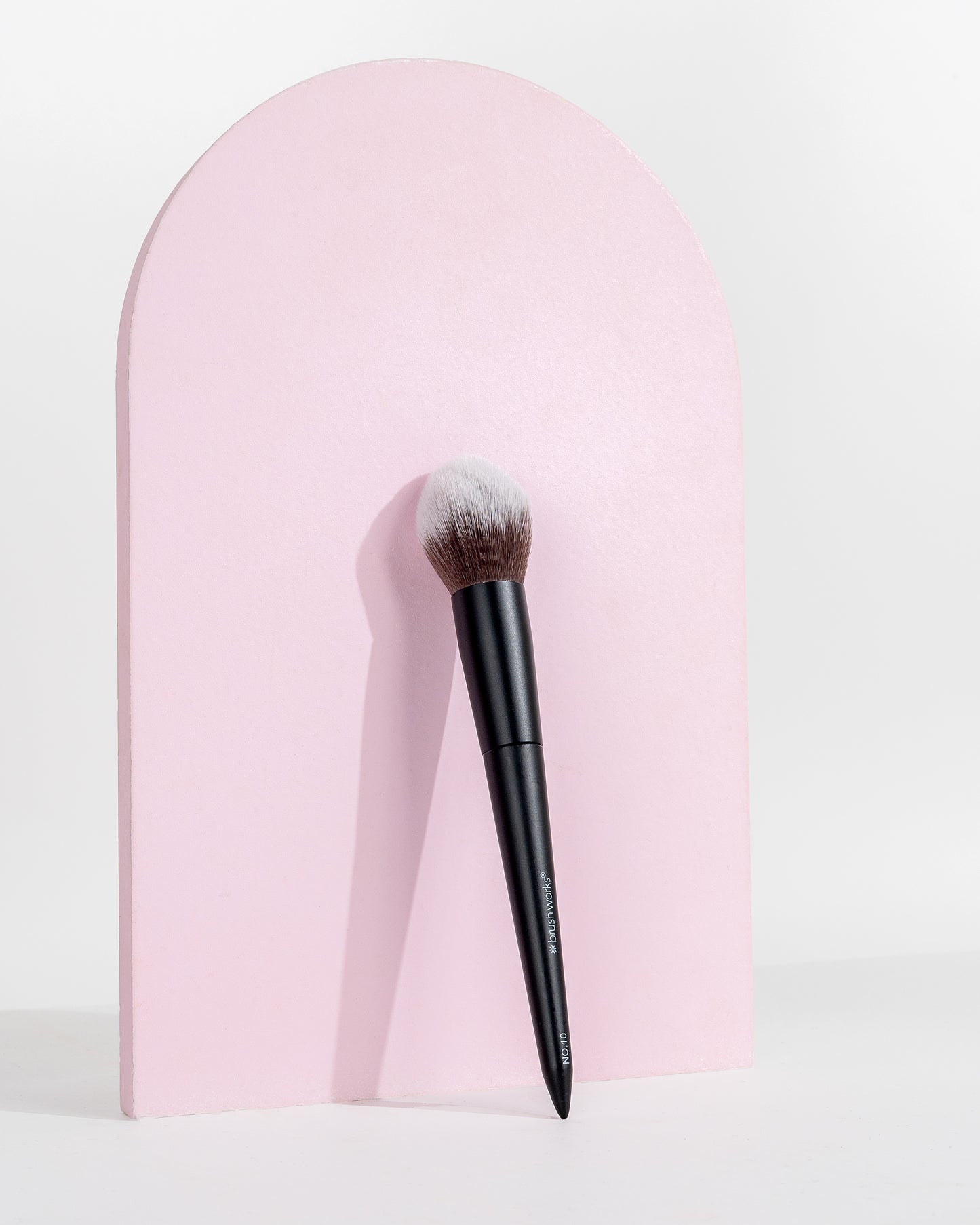 52 56 491 Brushworks No. 10 Bronzer Brush OOP (3).jpg