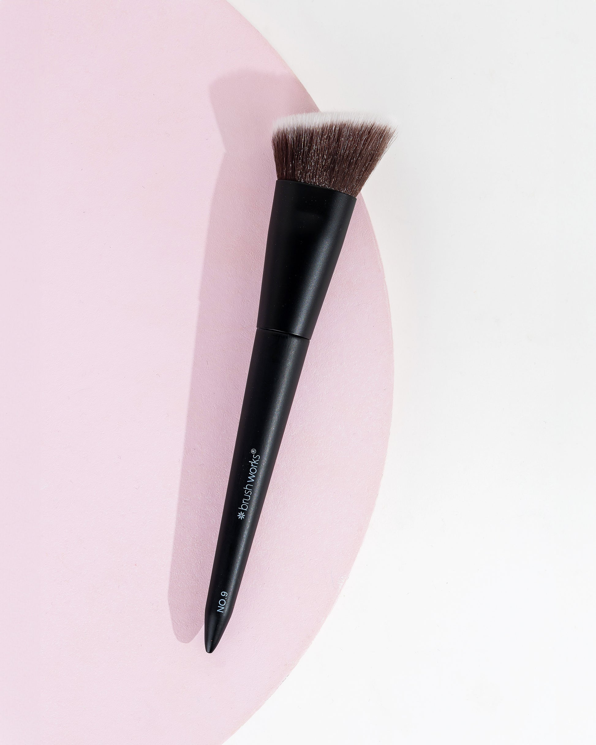 52 56 492 Brushworks No. 9 Angled Flat Top Foundation Buffing Brush OOP (2).jpg