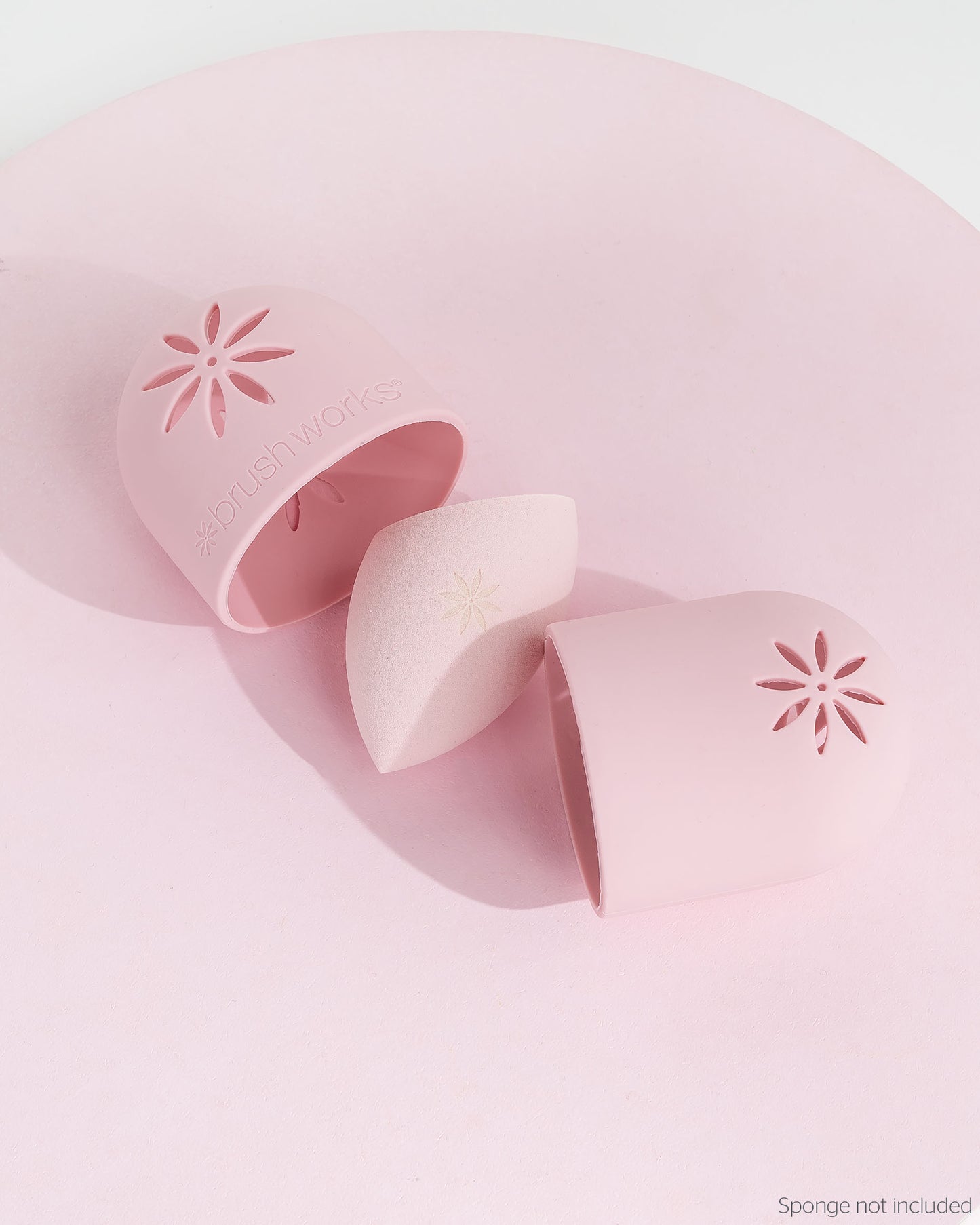 52 56 522 Brushworks Makeup Sponge Shield OOP (1).jpg