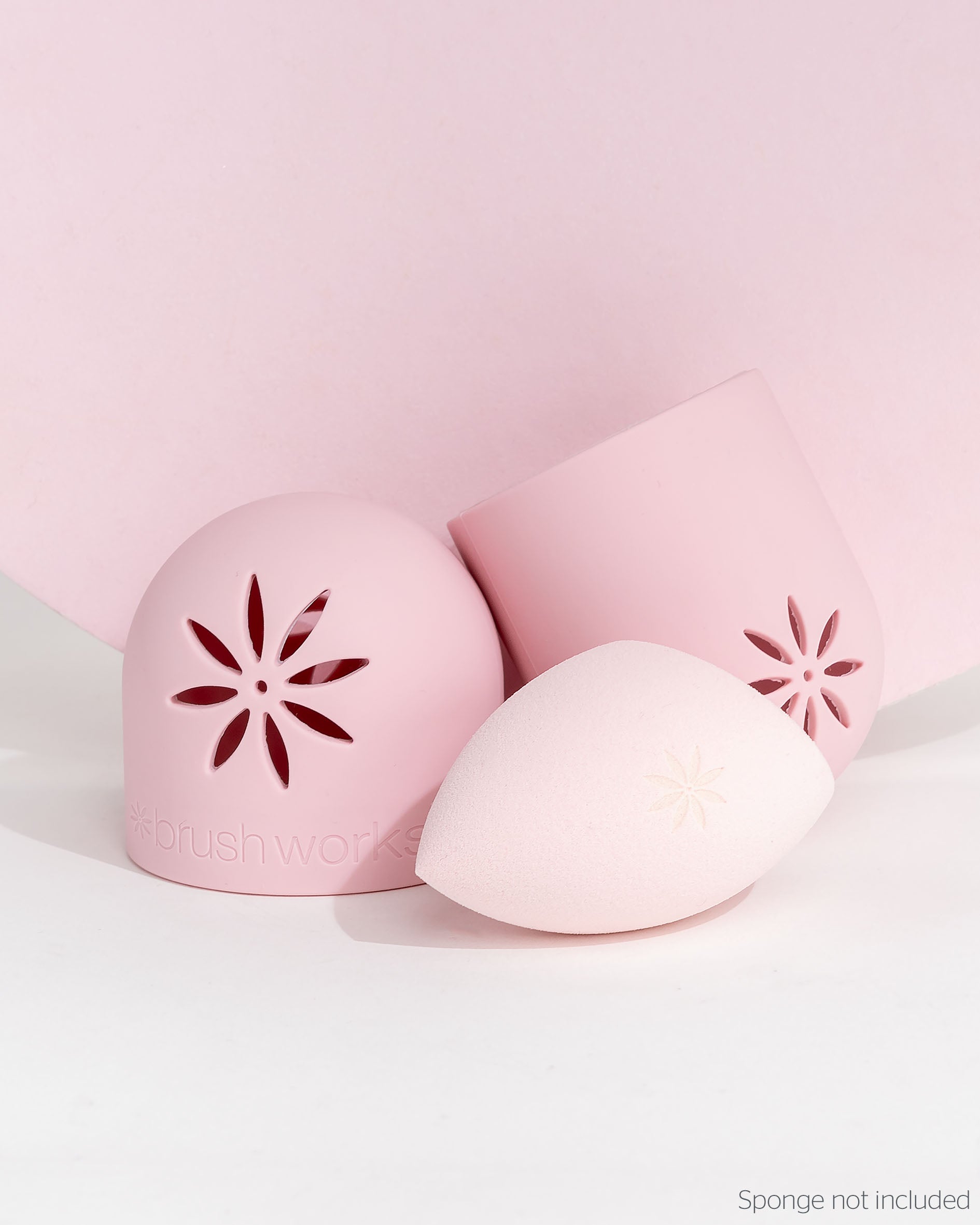 52 56 522 Brushworks Makeup Sponge Shield OOP (2).jpg