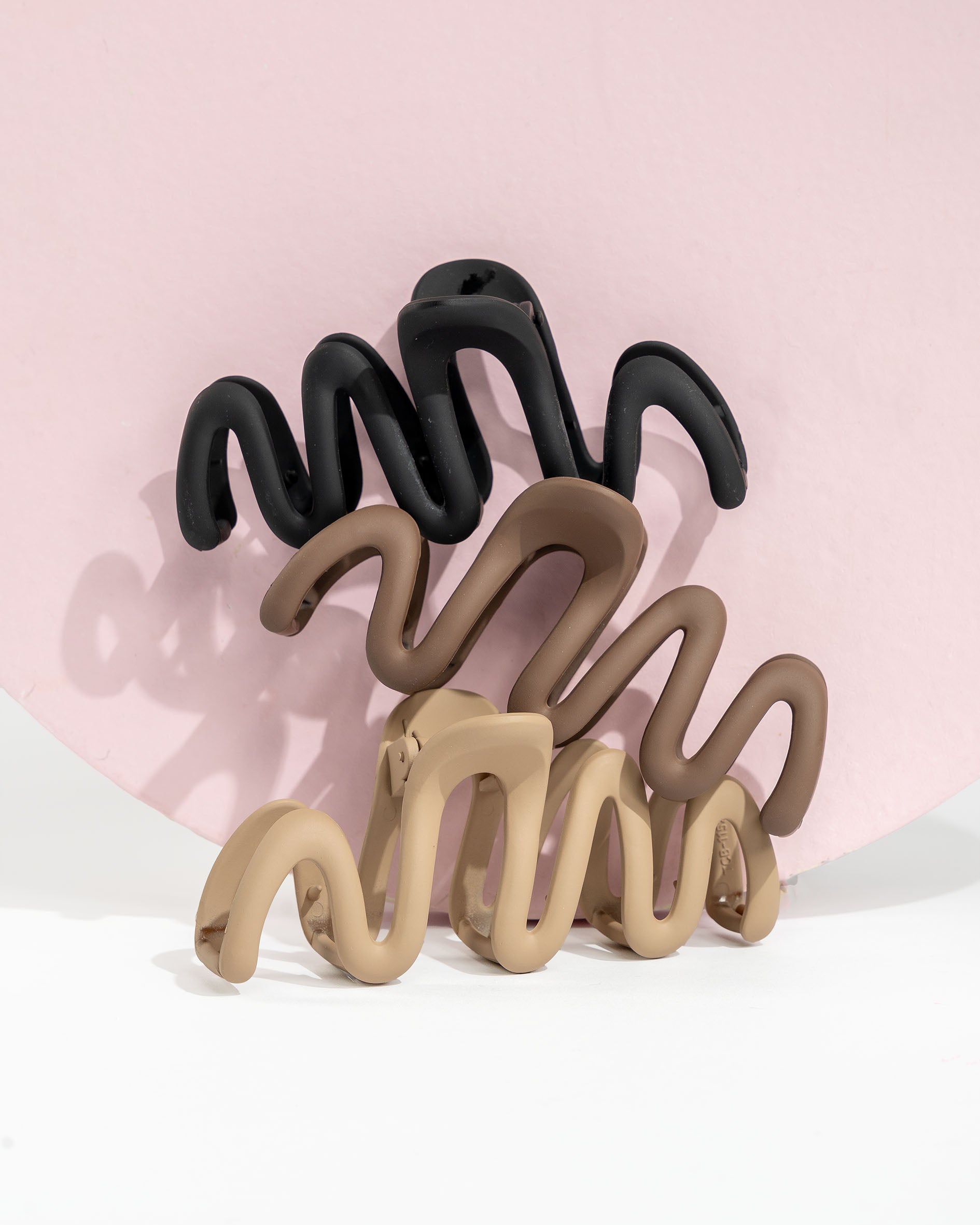 52 56 537 Brushworks Wave Claw Clips OOP (1).jpg