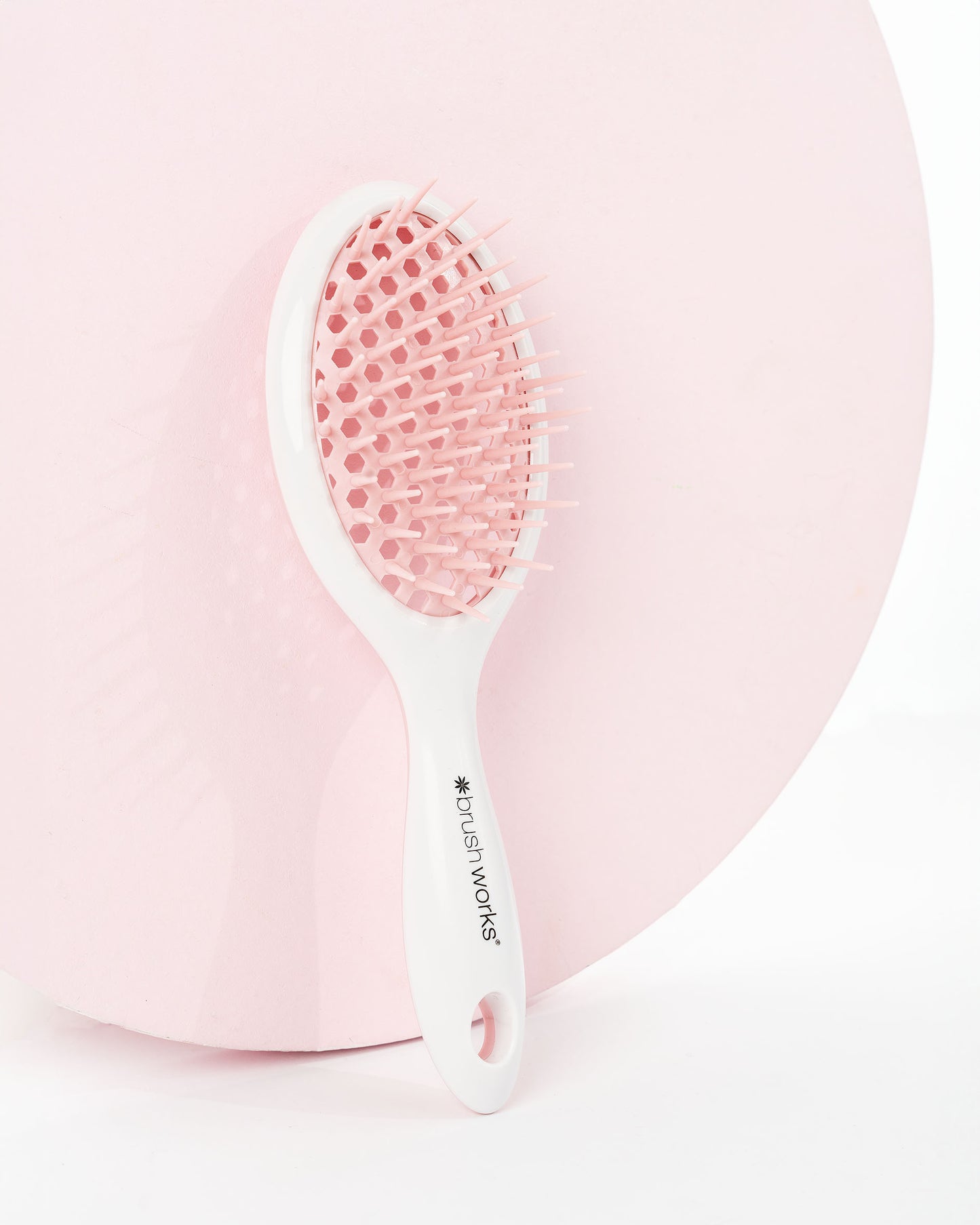 52 56 539 Brushworks Travel Blow Dry Brush OOP (1).jpg
