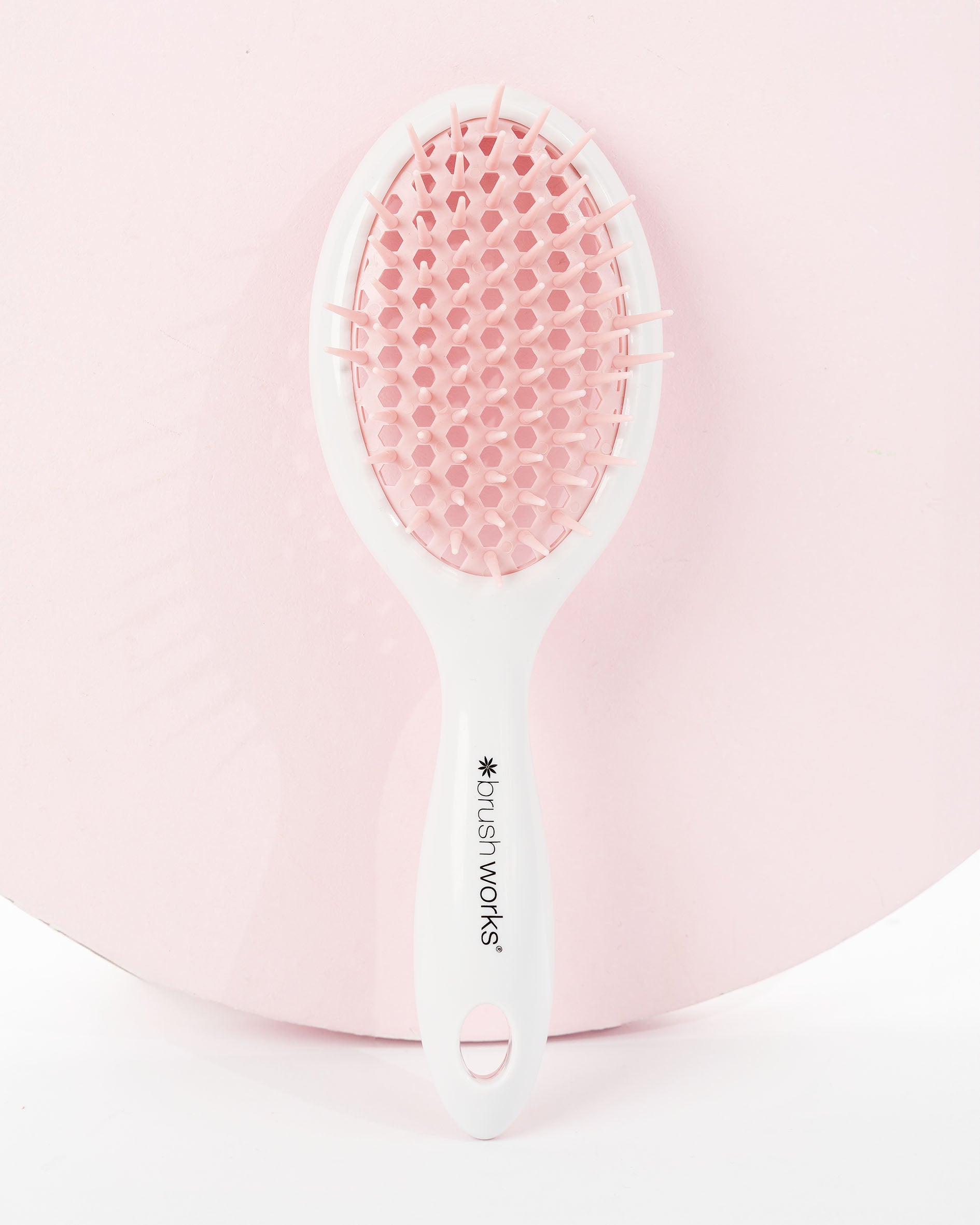52 56 539 Brushworks Travel Blow Dry Brush OOP (2).jpg