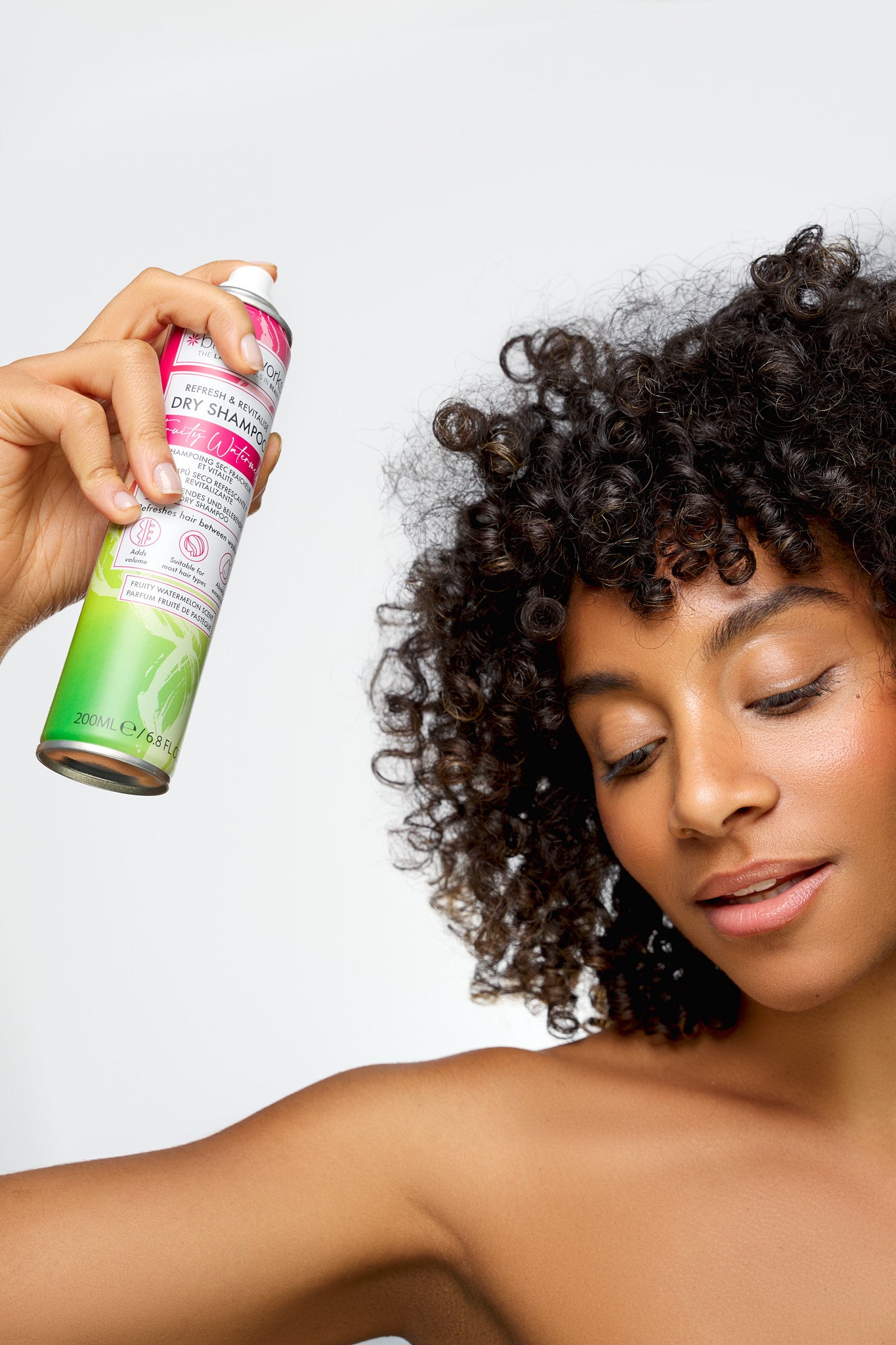 52 56 551 Brushworks Refresh & Revitalise Fruity Watermelon Dry Shampoo MS (3).jpg